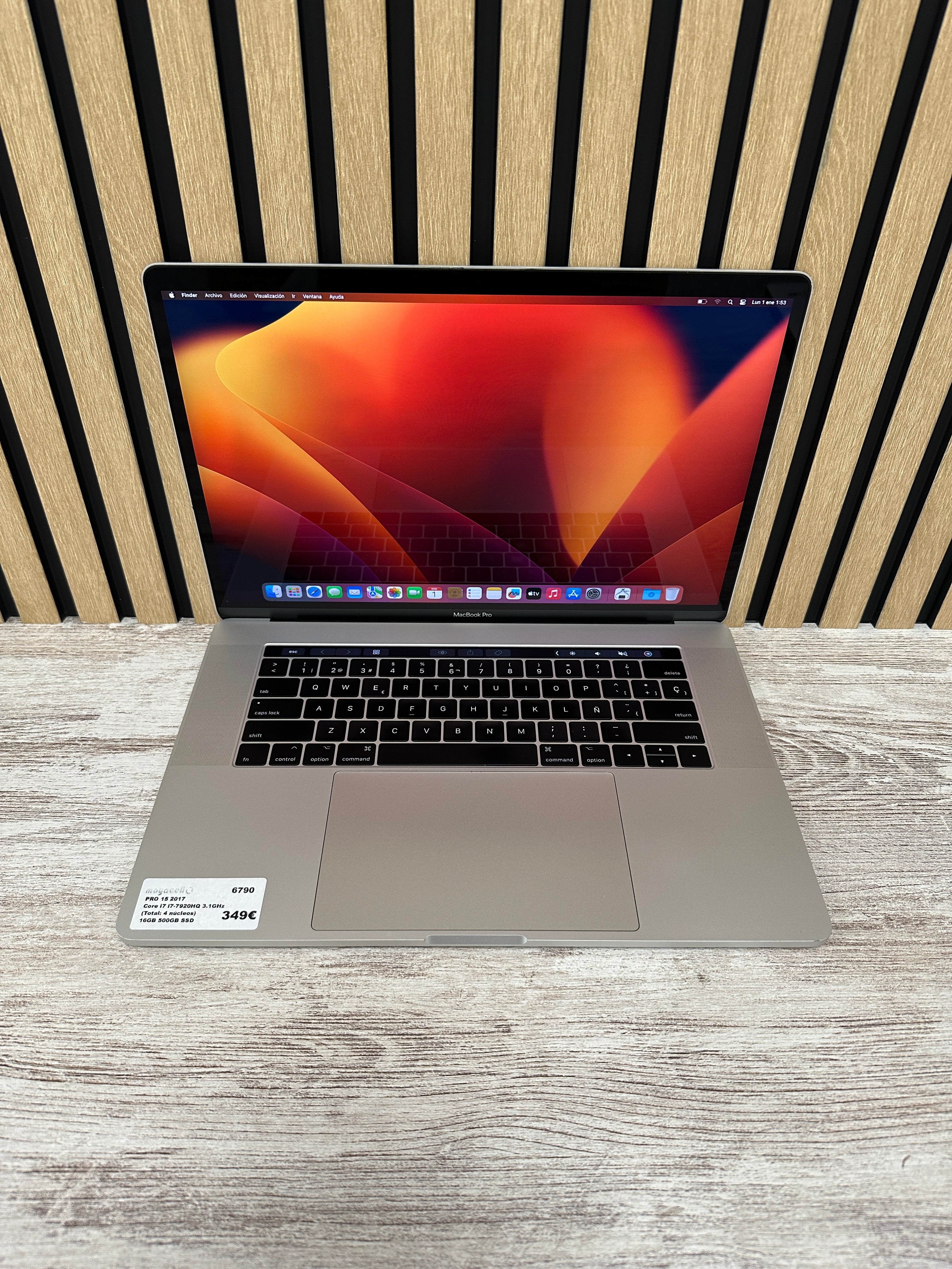 MacBook Pro 15" 2017 i7 16gb 500gb SSD