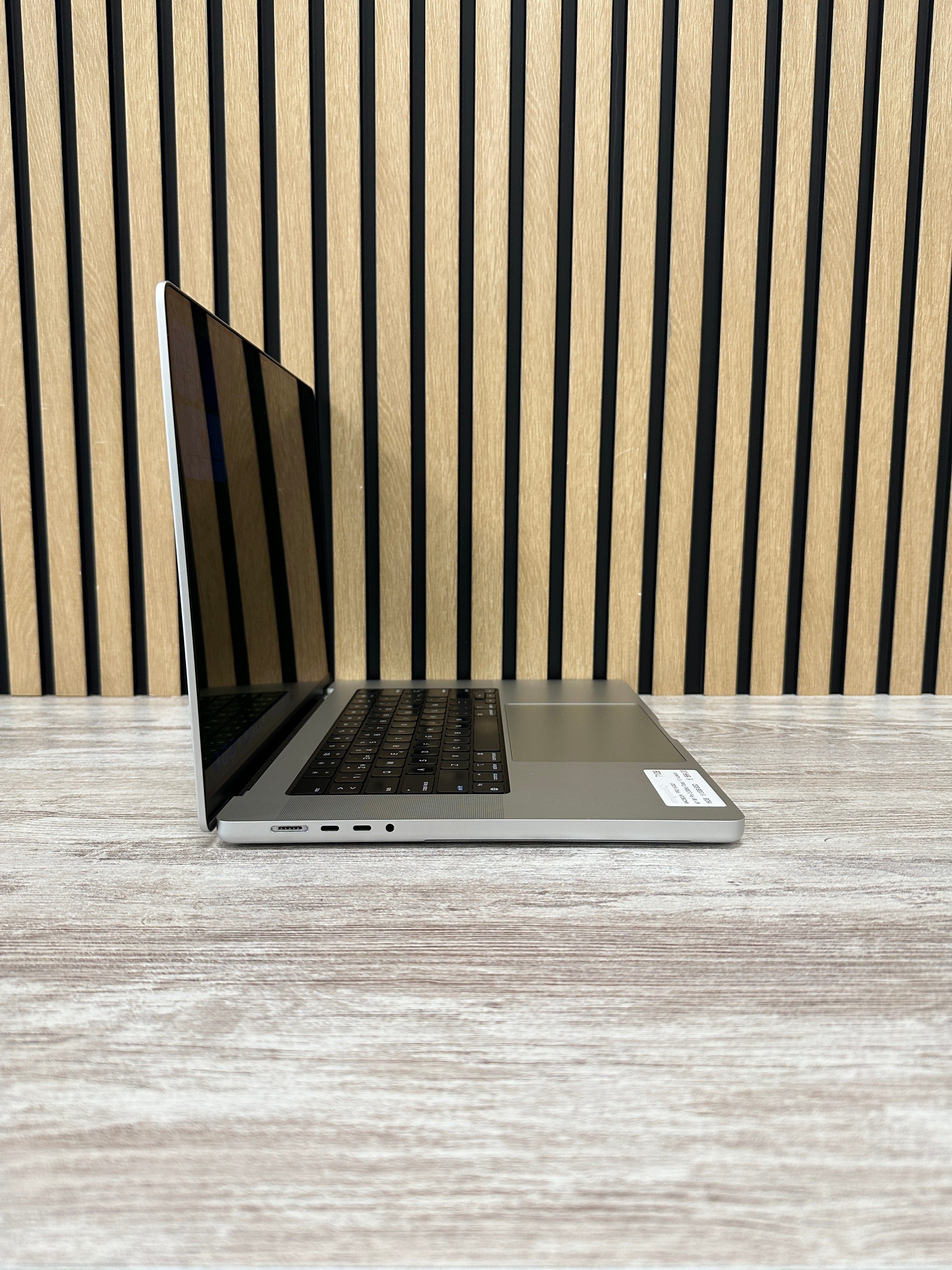 MacBook Pro 16" 2021 M1 PRO 16gb 512gb SSD