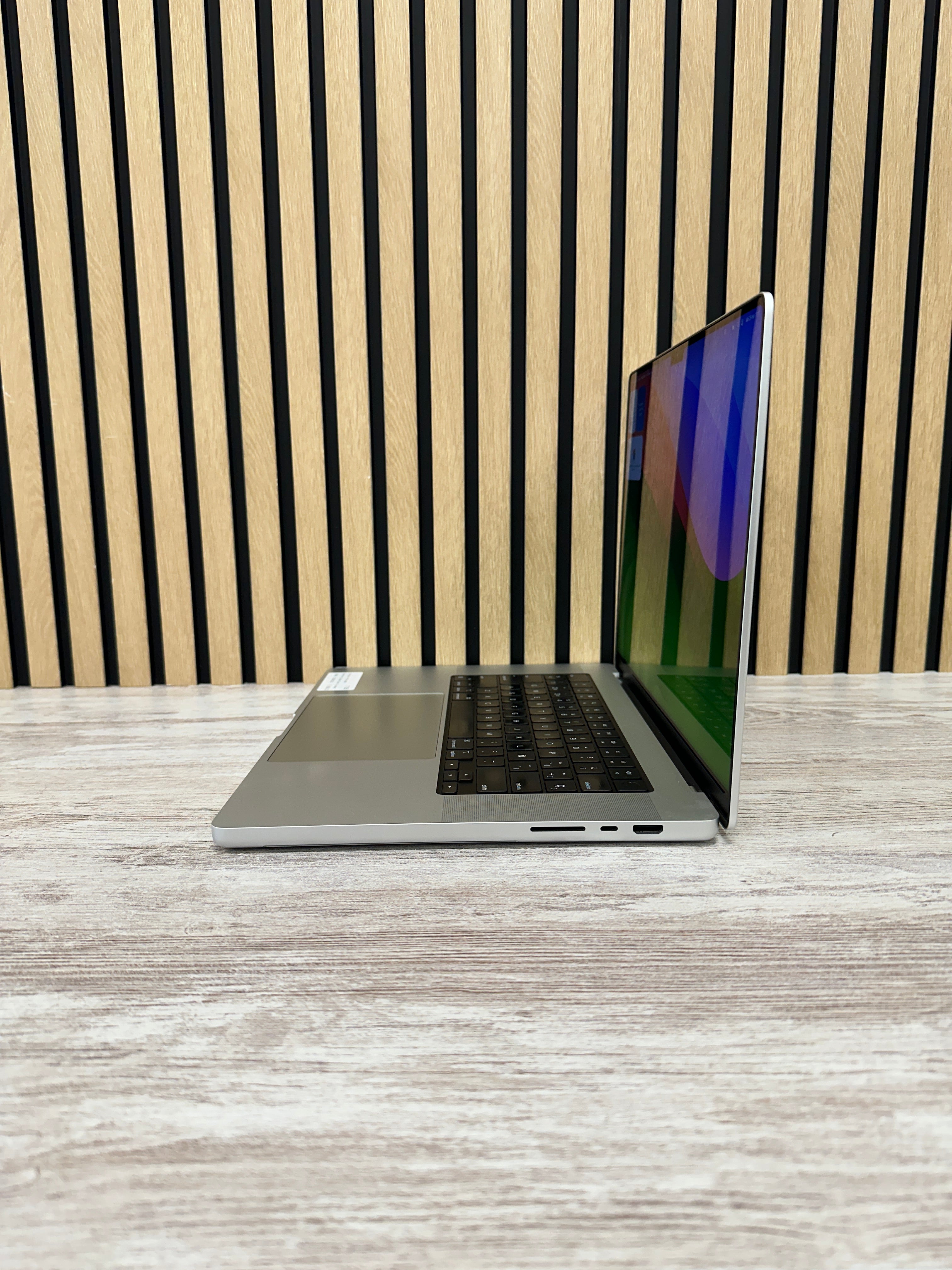MacBook Pro 16" 2021 M1 PRO 16gb 512gb SSD