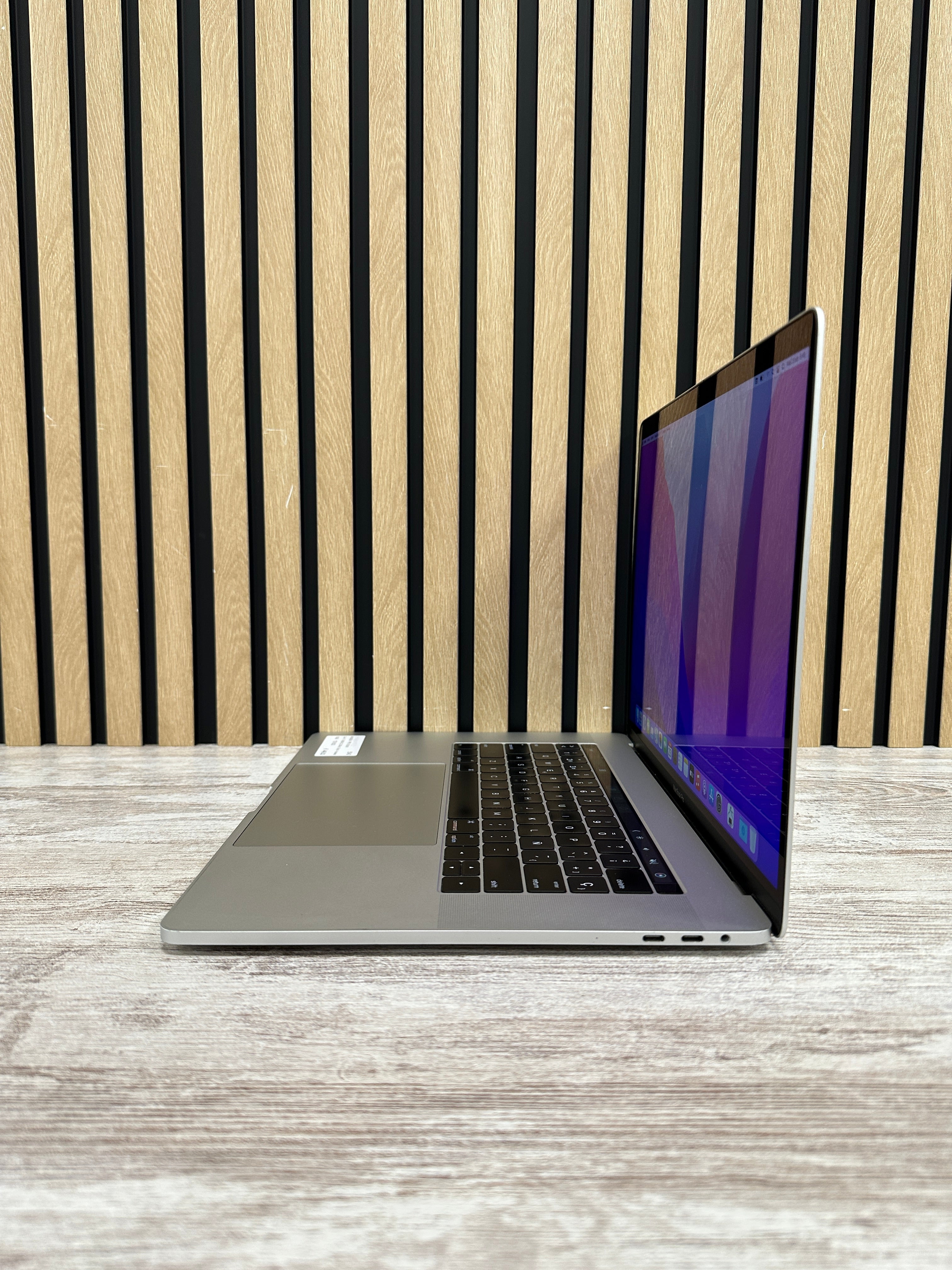 MacBook Pro 15" 2016 i7 16gb 1tb SSD