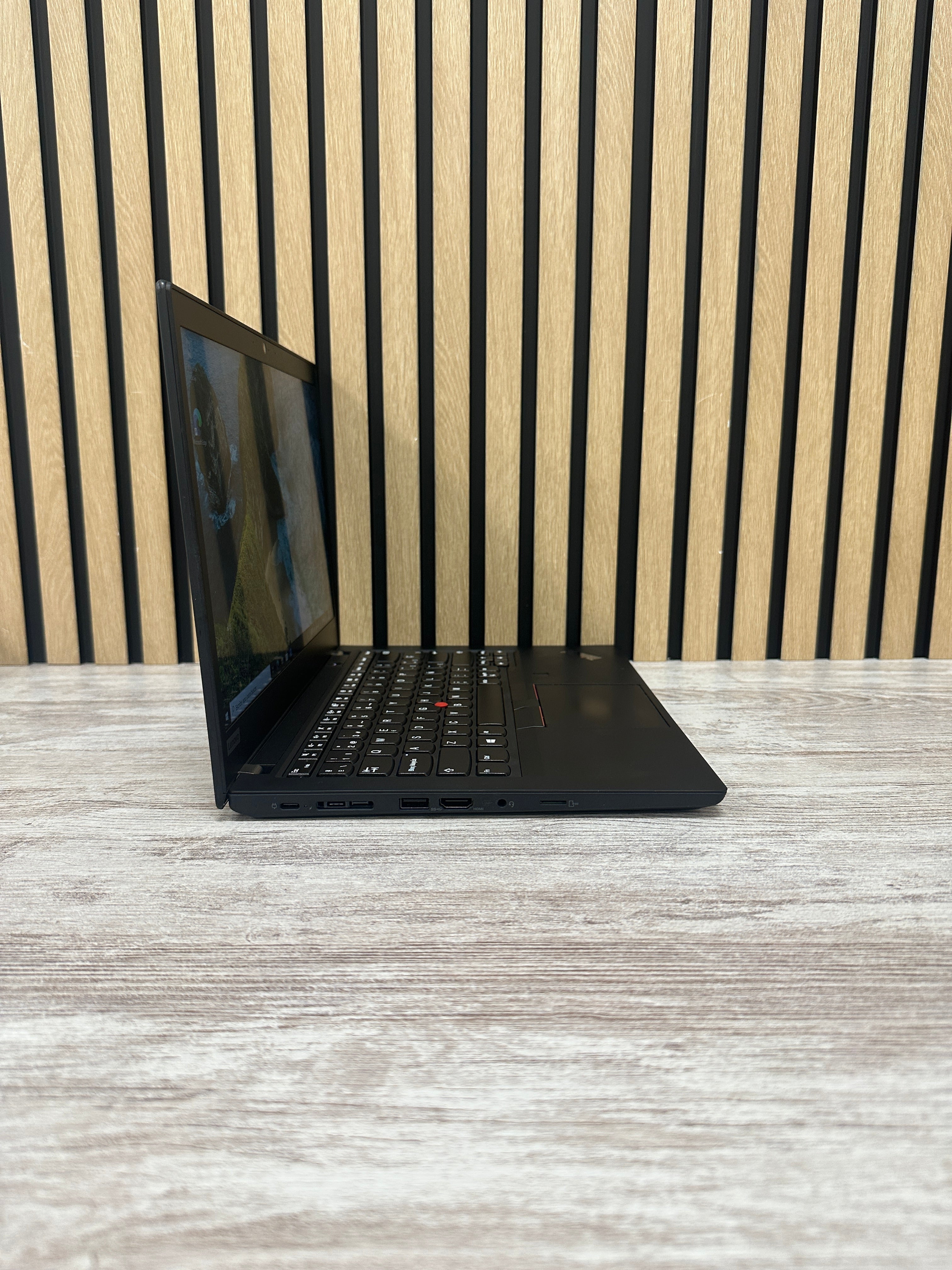 Lenovo Thinkpad T490 i7 16gb 256gb SSD - Moyacell