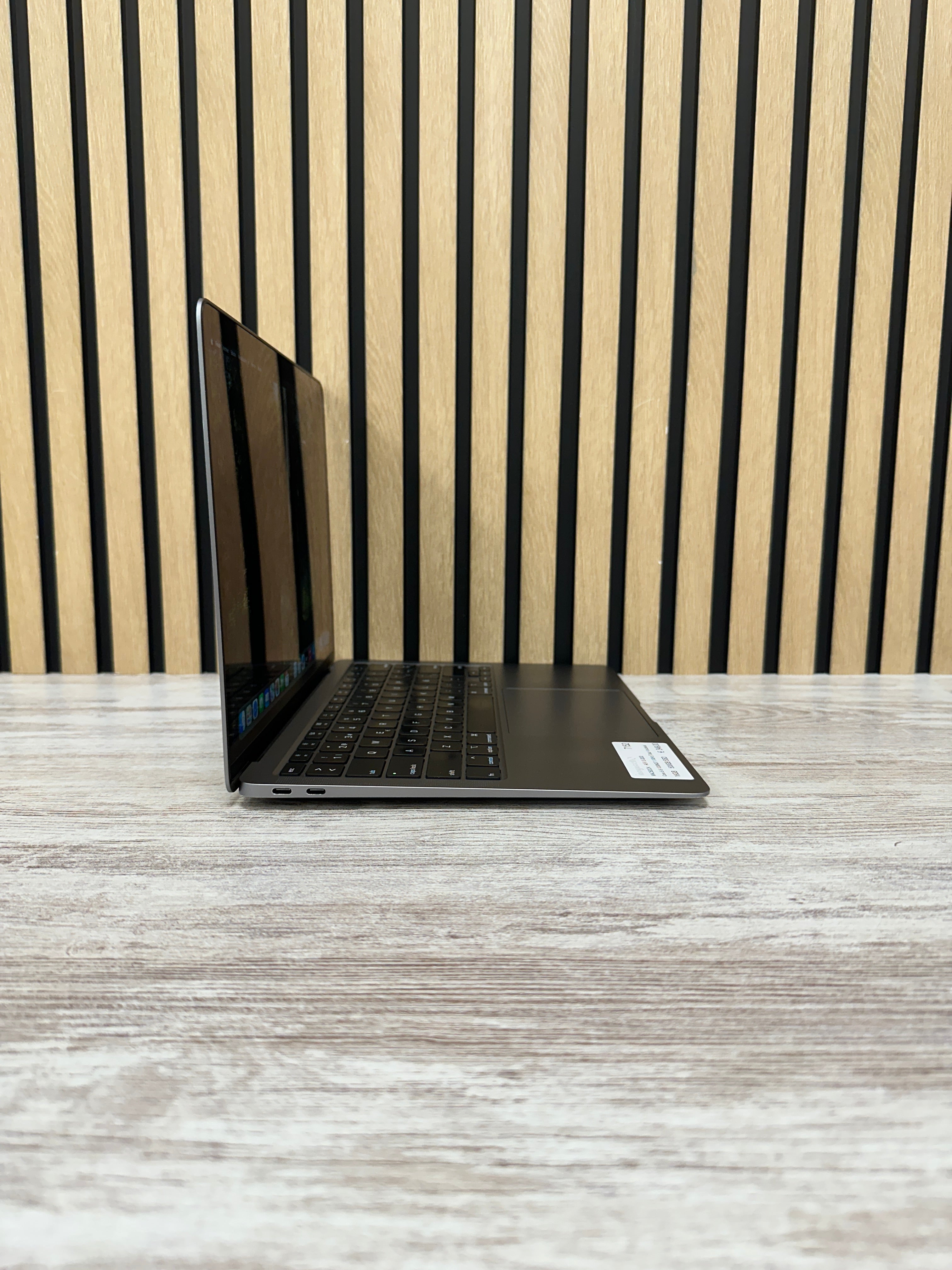 MacBook Air 13" 2020 i5 16gb 500gb SSD