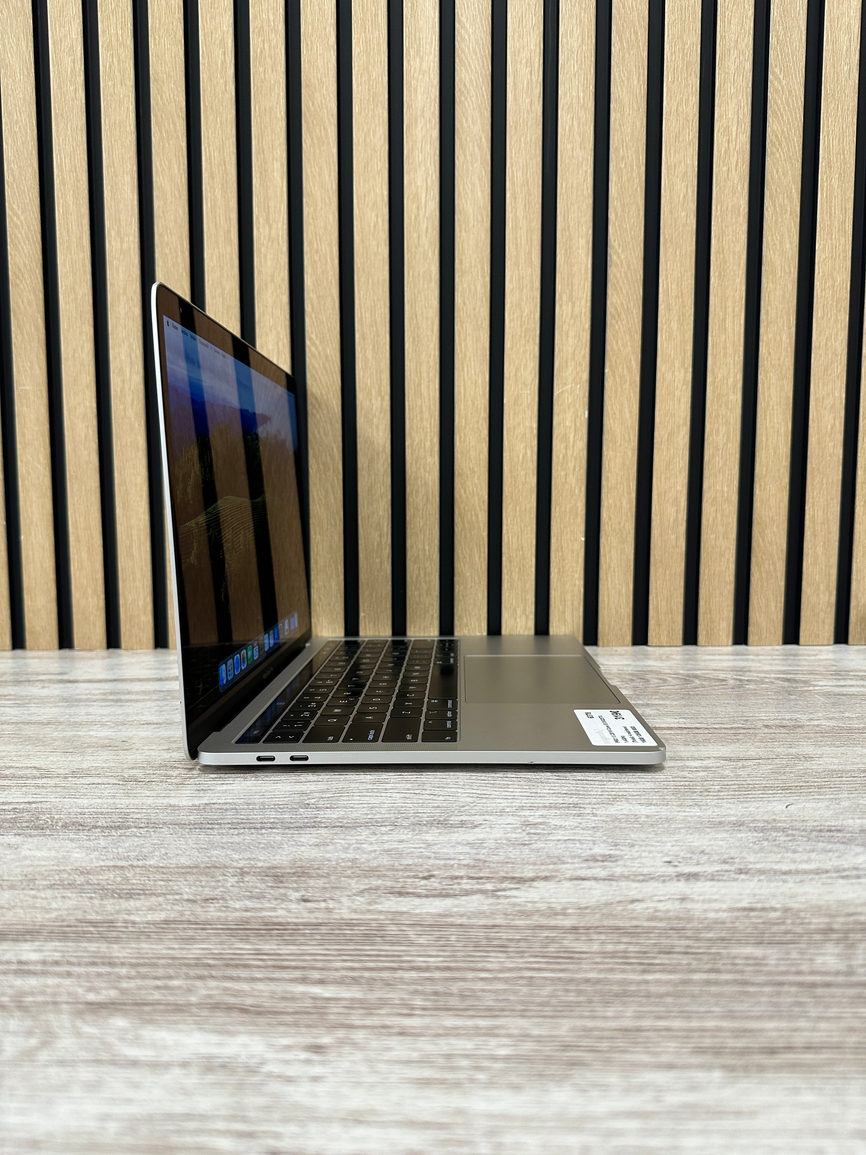 MacBook Pro 13" 2019 i5 16gb 128gb SSD