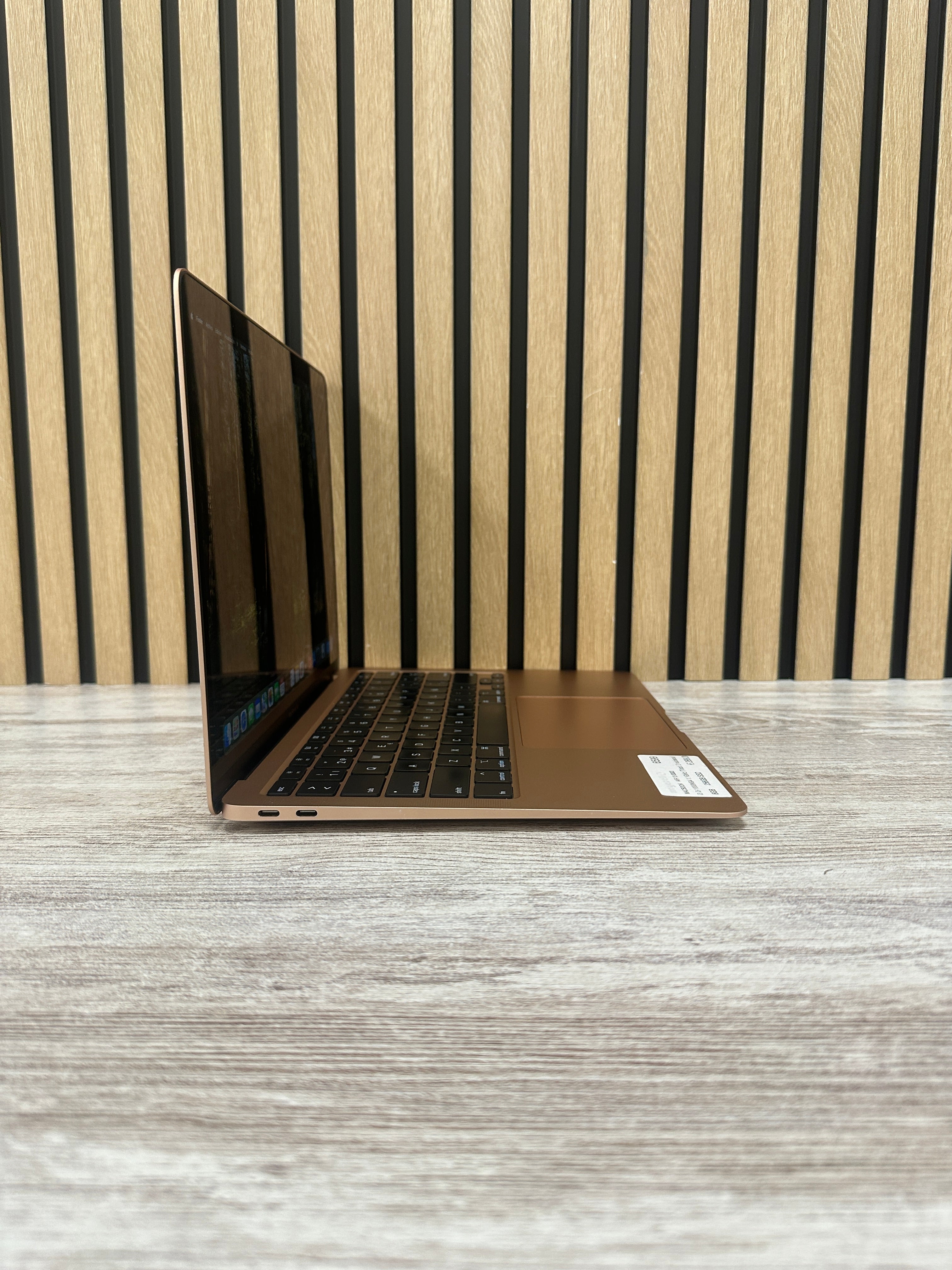 MacBook Air 13" 2020 i3 8gb 256gb SSD