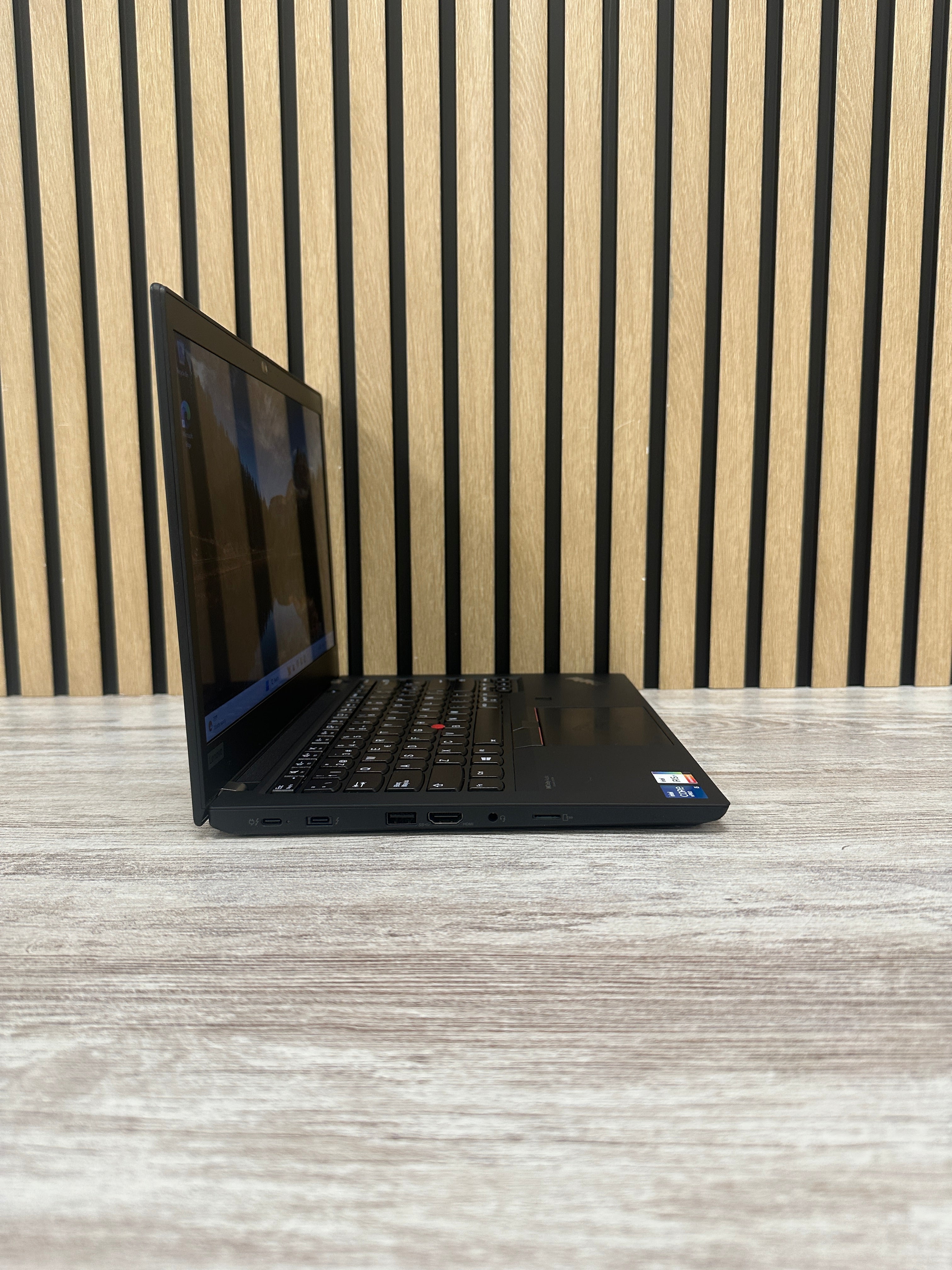 Lenovo Thinkpad T14 GEN 2 i5 16gb 512gb SSD