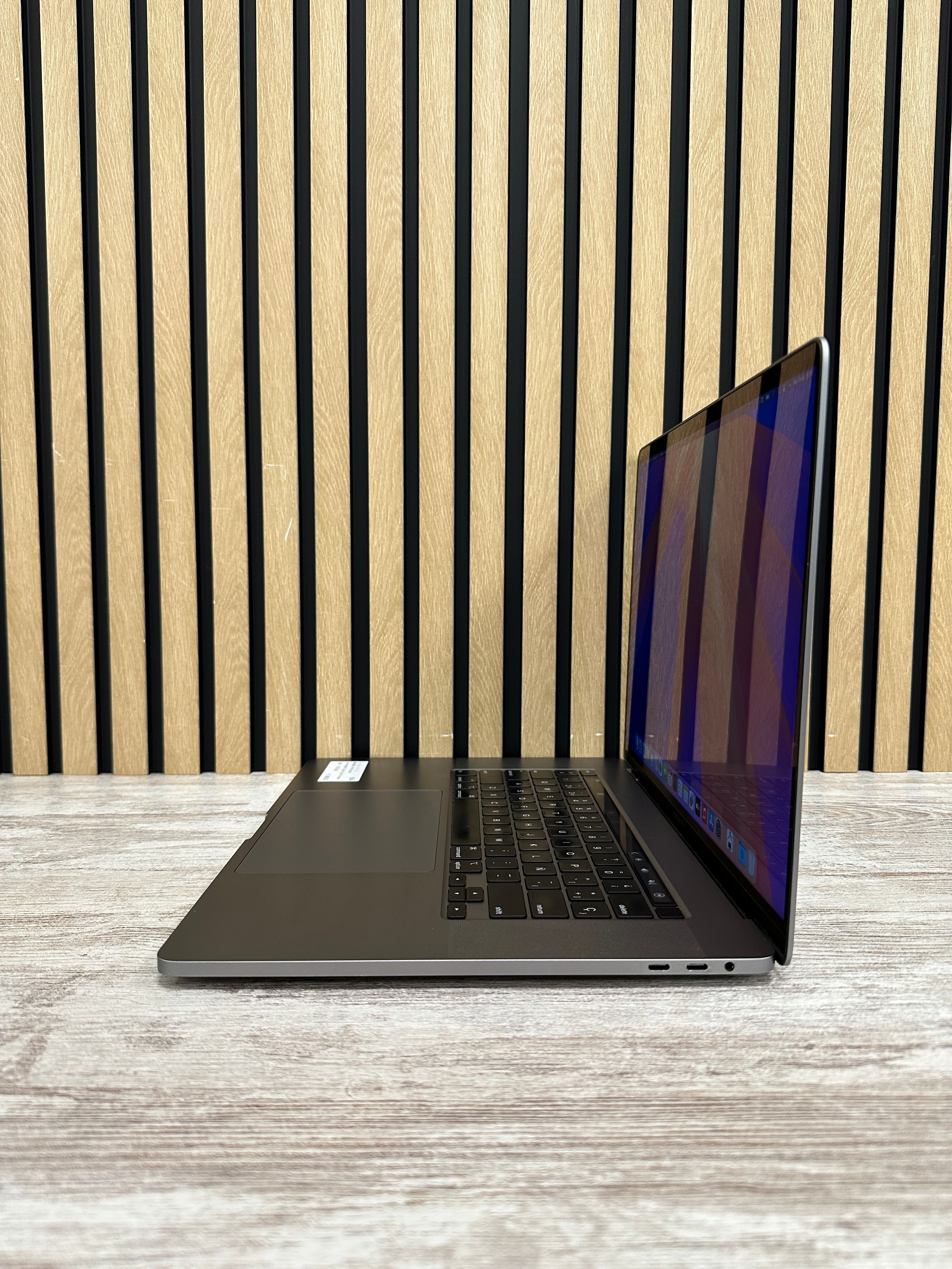 MacBook Pro 16" 2019 i9 32gb 2tb SSD