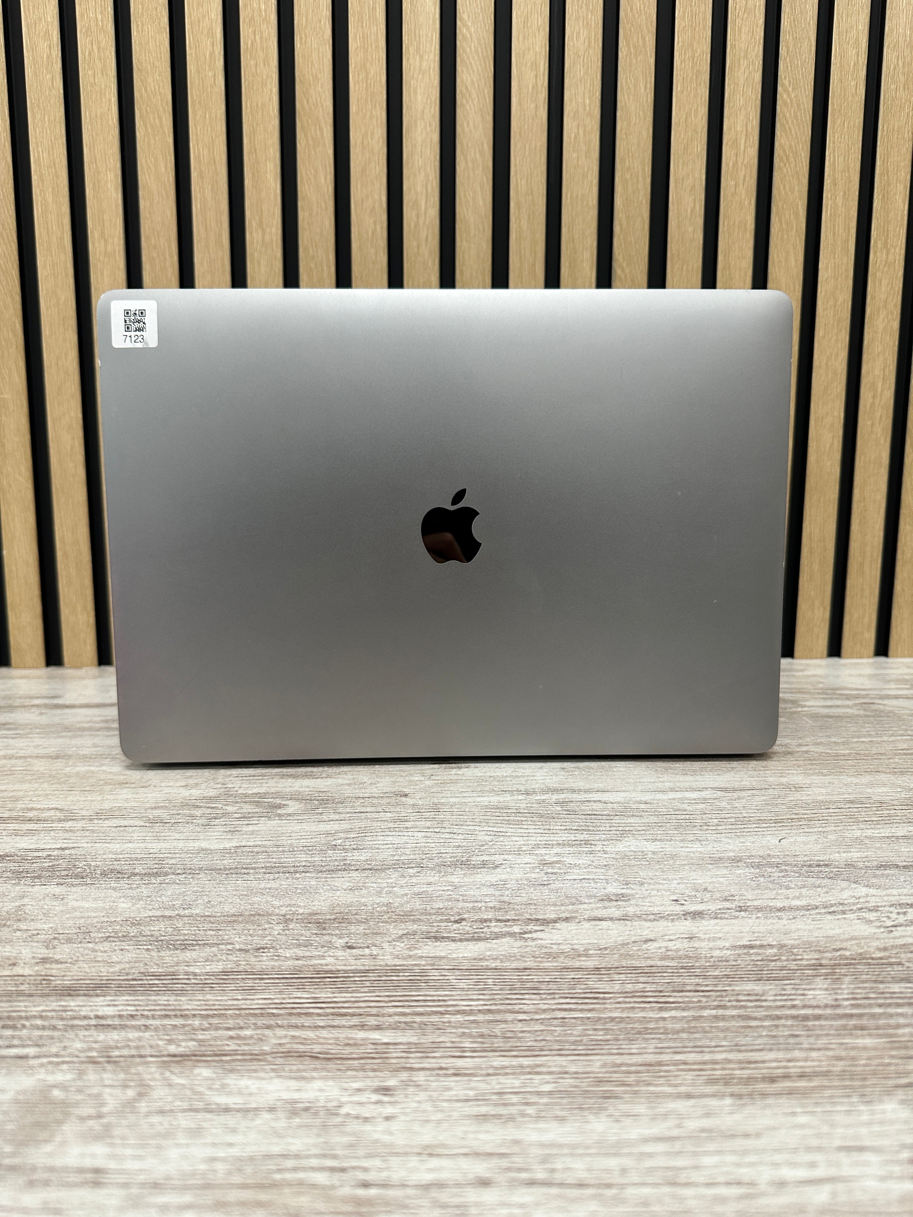 MacBook Pro シルバー Apple MacBook Pro 13