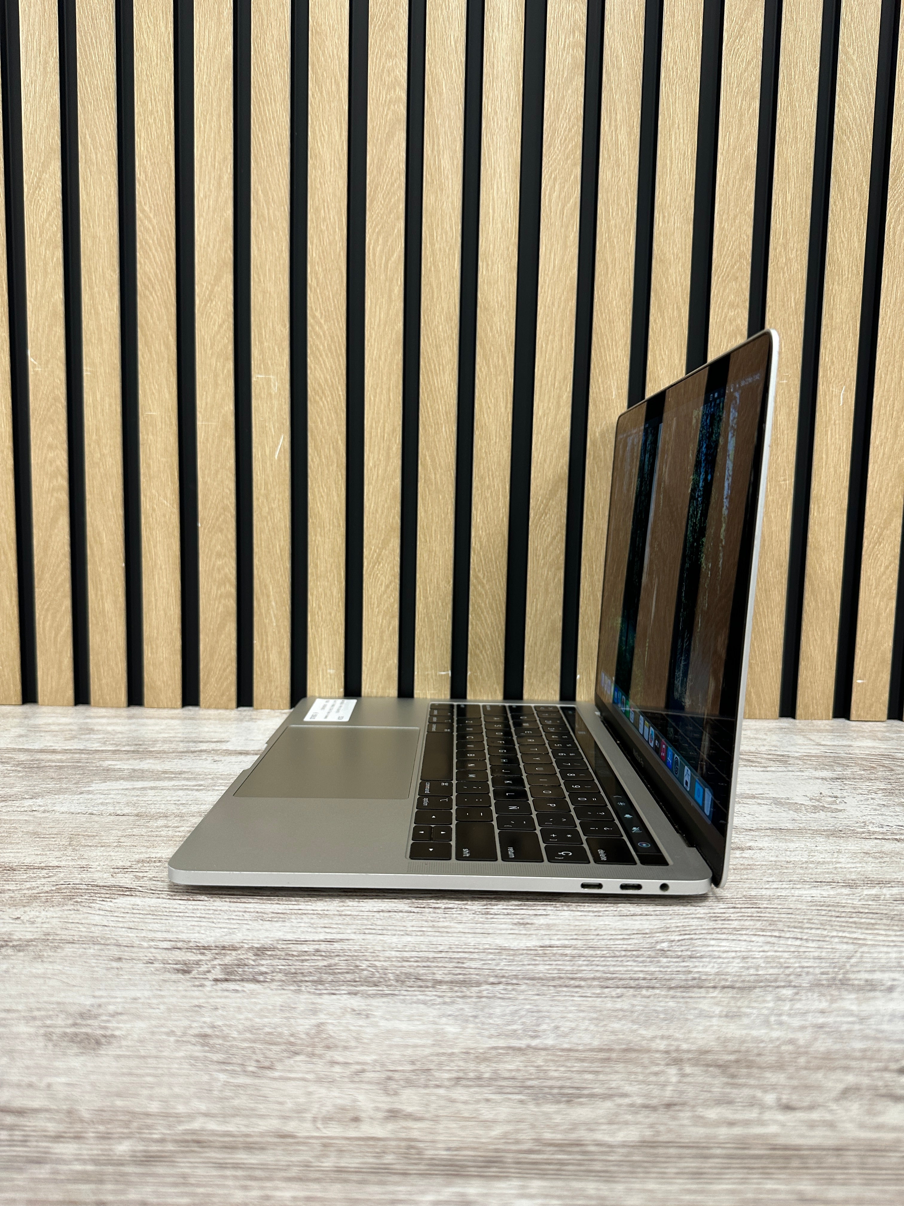 MacBook Pro 13" 2018 TB i7 16gb 500gb SSD