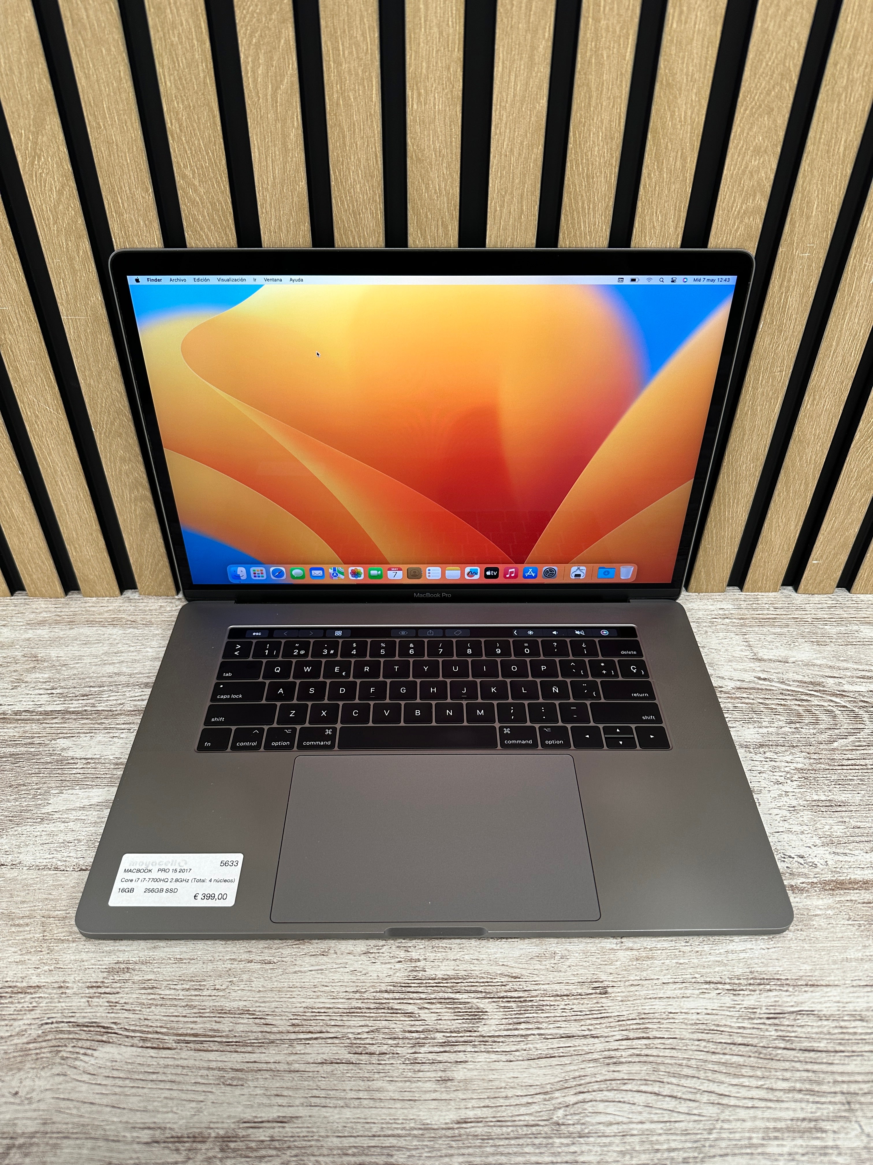 MacBook Pro 15" 2017 i7 16gb 256gb SSD