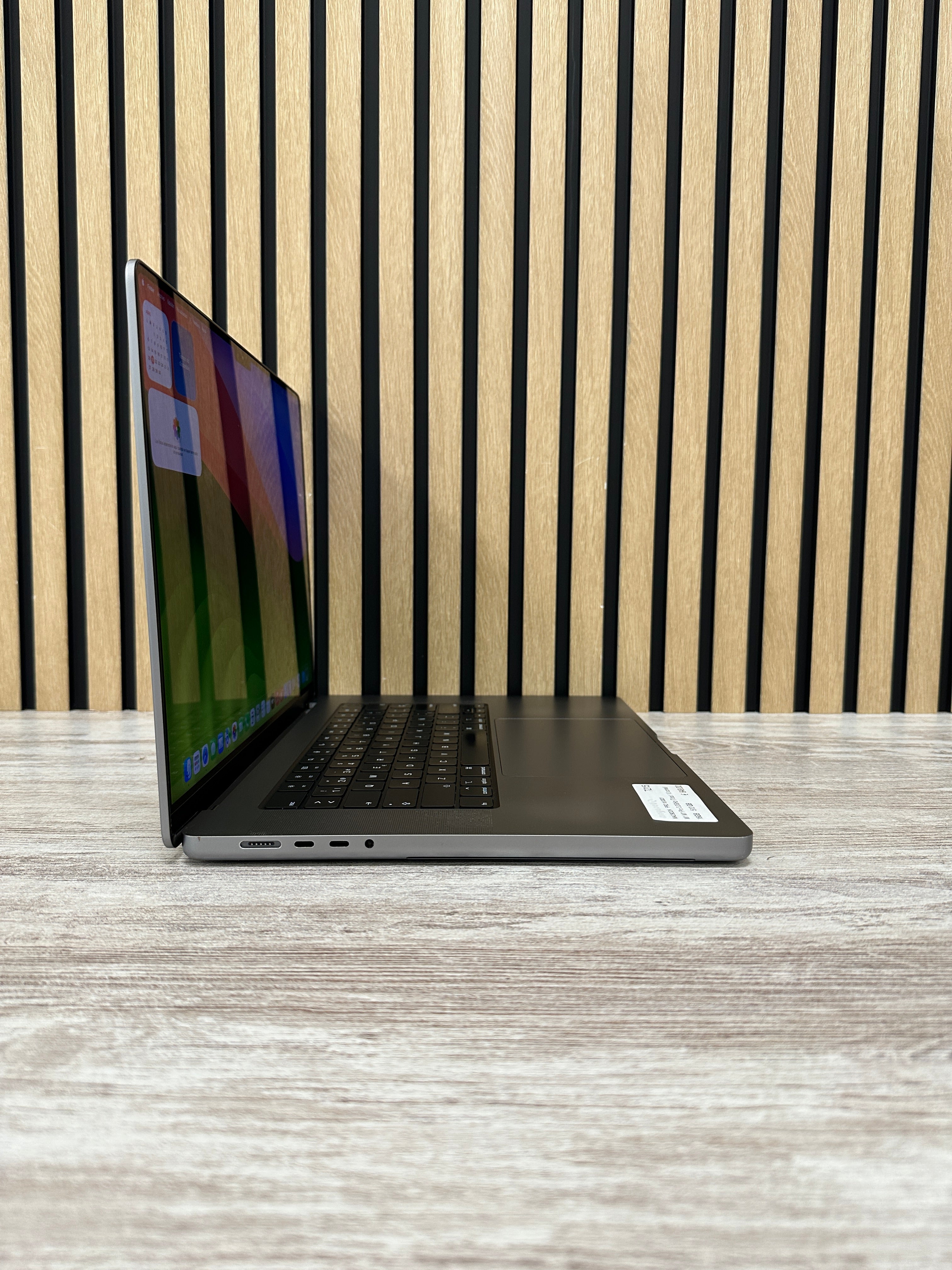 MacBook Pro 16" 2021 M1 Pro 16gb 512gb SSD