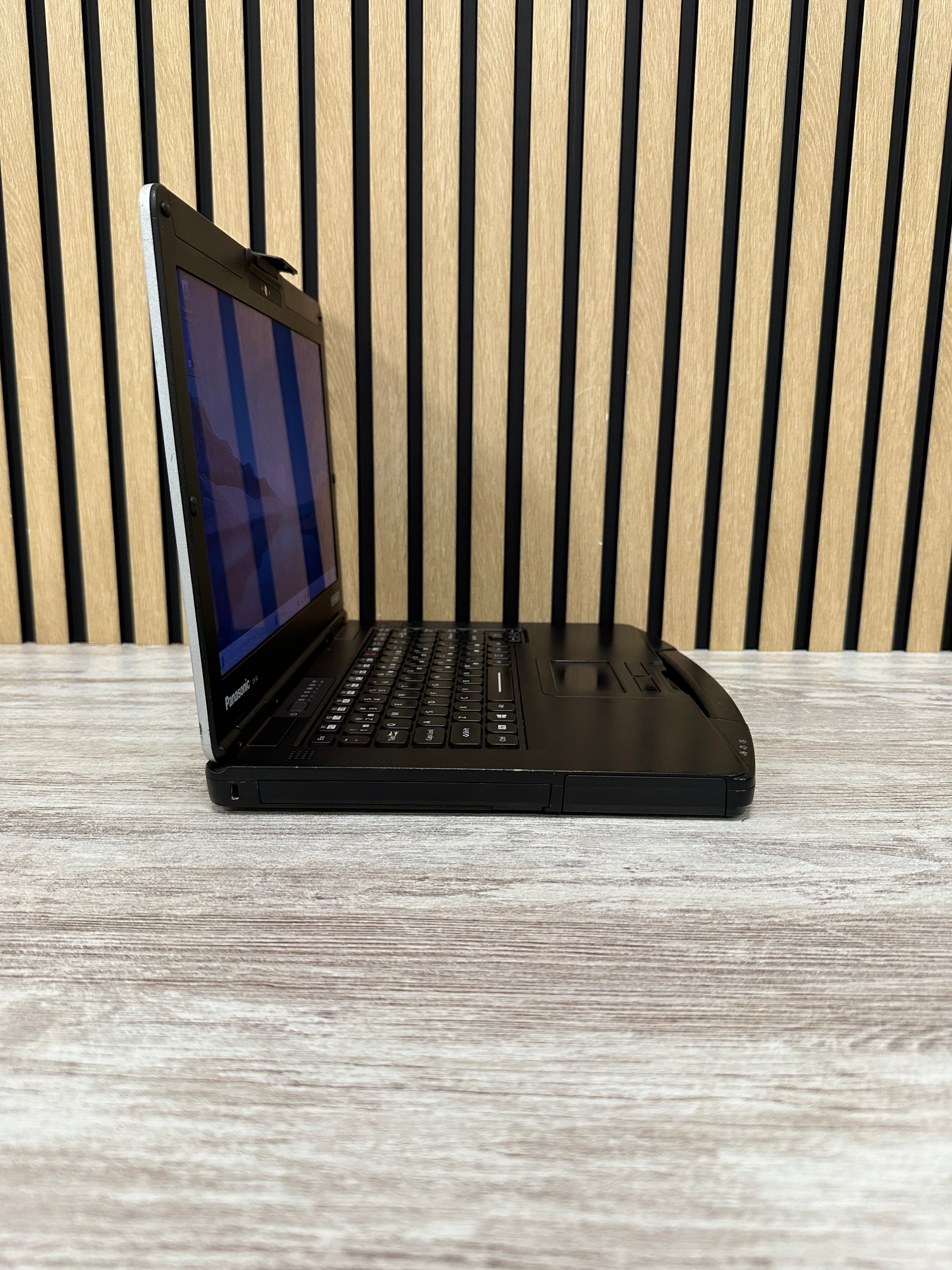 Panasonic ToughBook CF-54 i5 8gb 256gb SSD