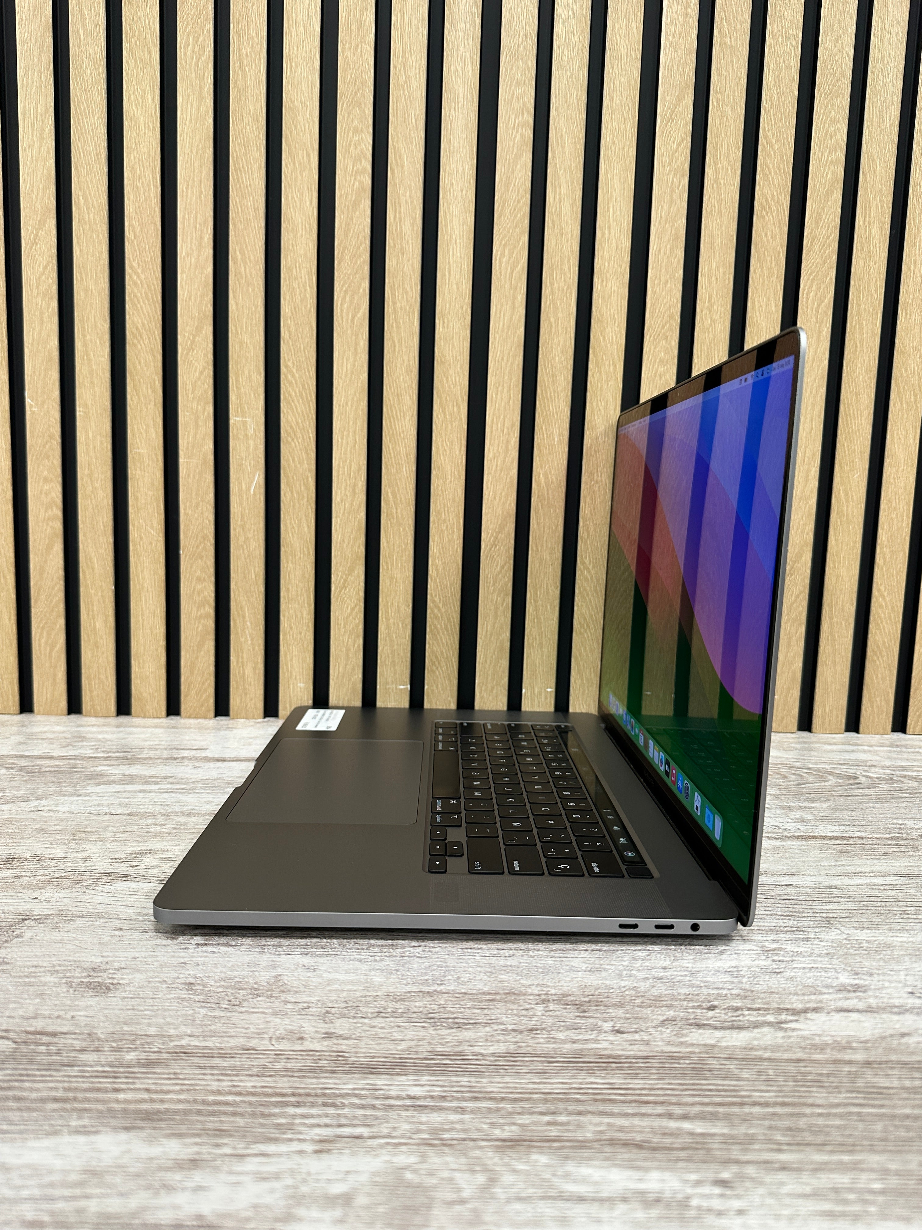MacBook Pro 16" 2019 i9 32gb 2tb SSD