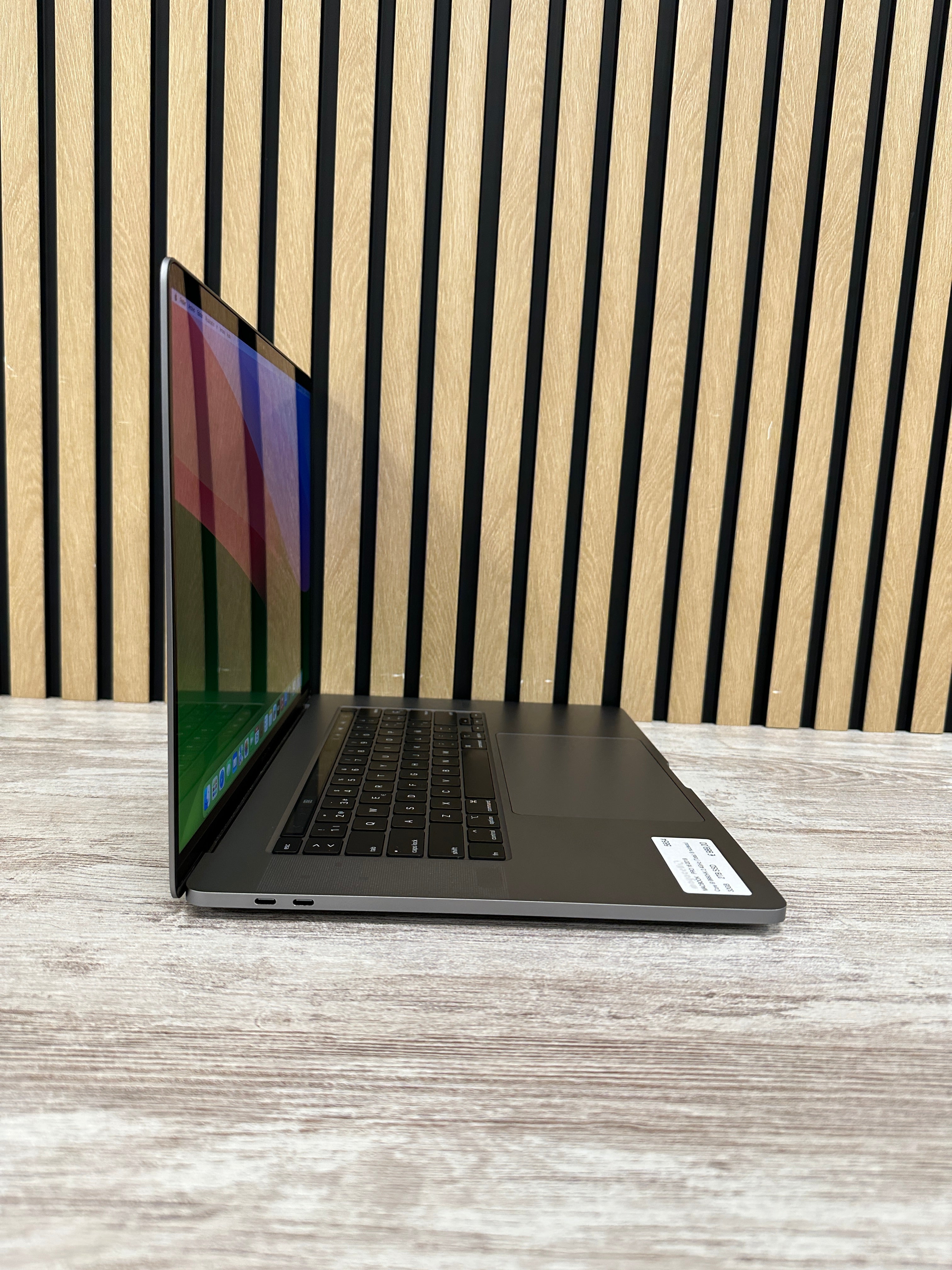MacBook Pro 16" 2019 i9 32gb 2tb SSD