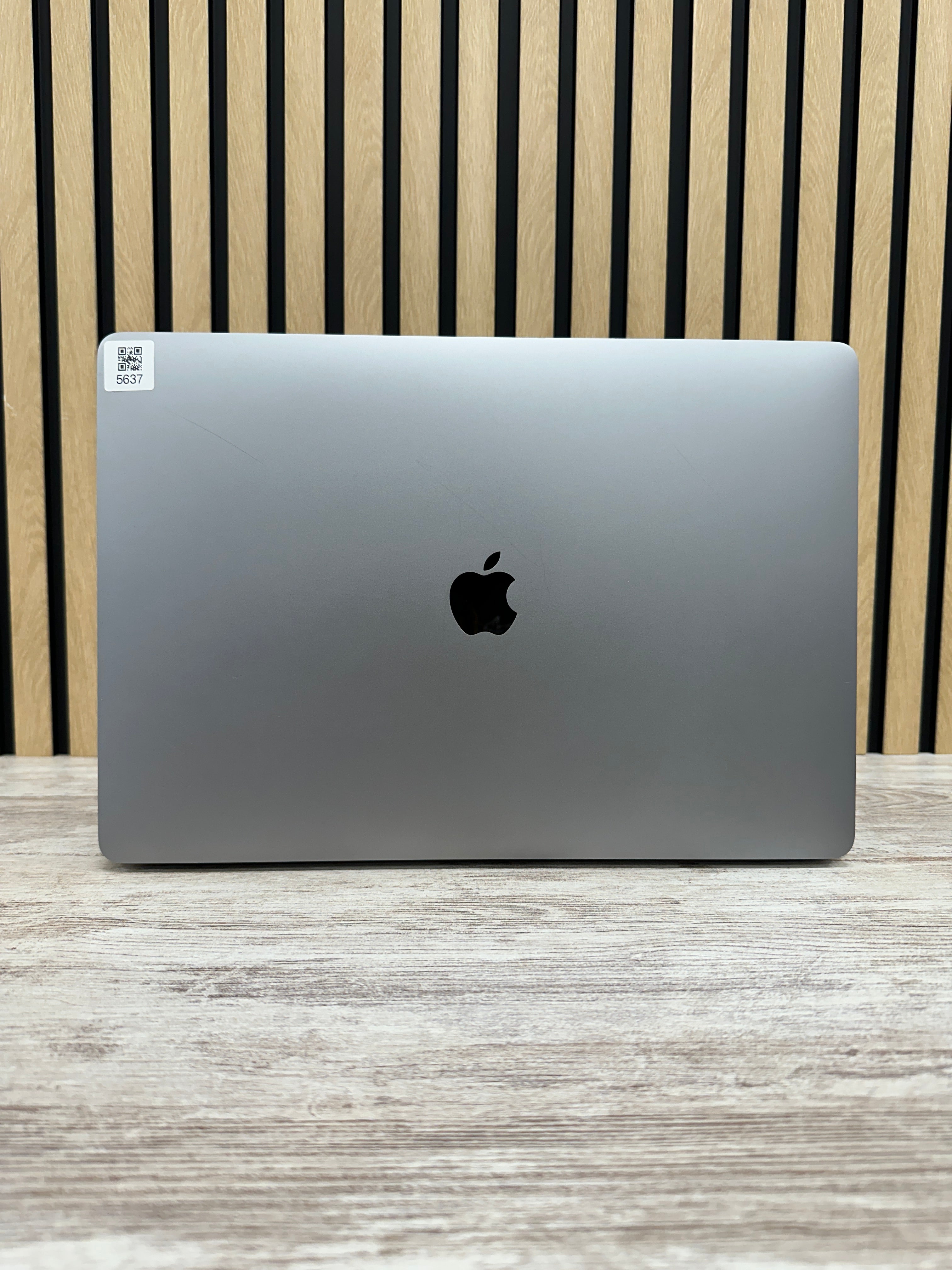 MacBook Pro 15" 2017 i7 16gb 500gb SSD