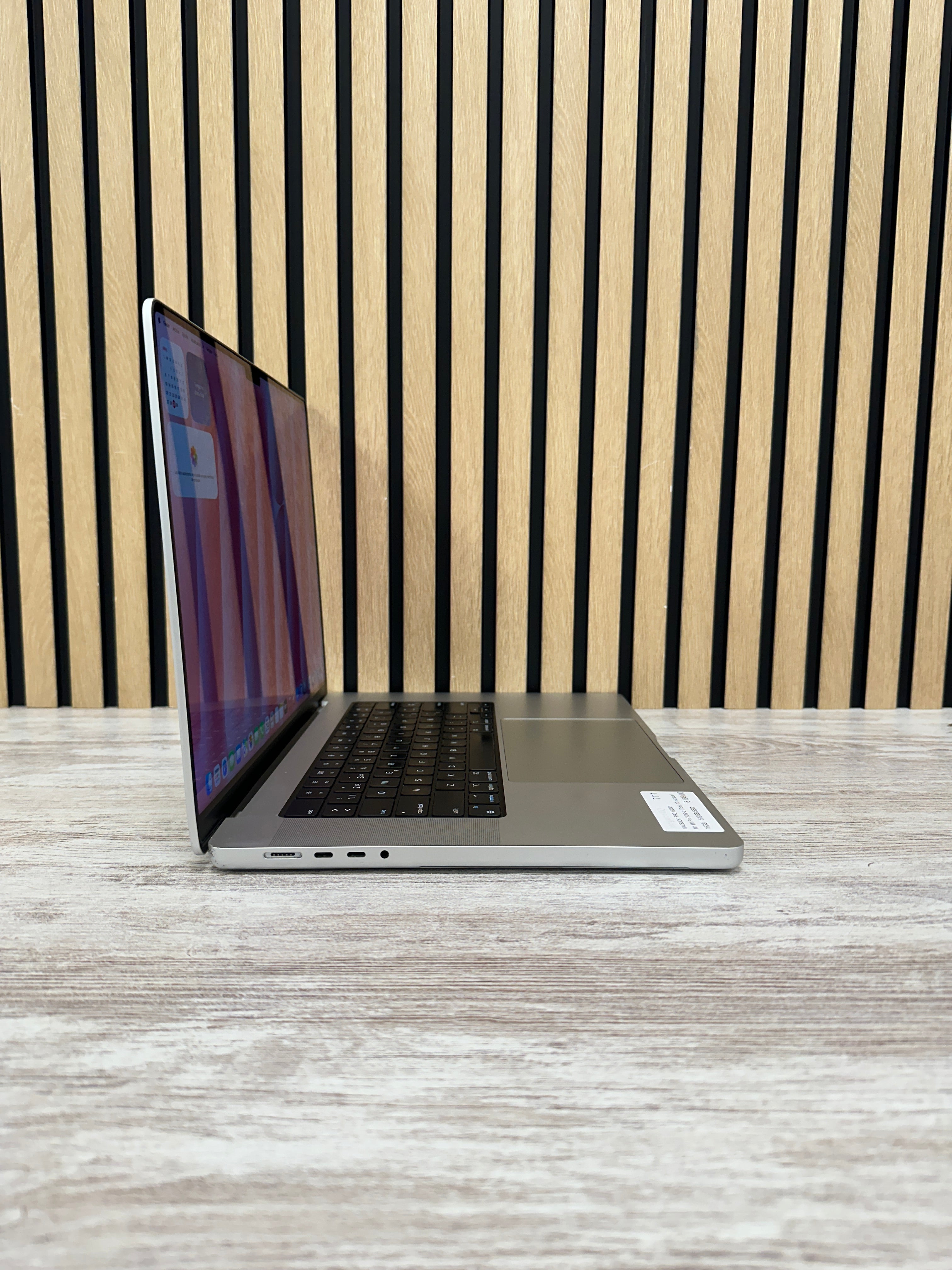 MacBook Pro 16" 2021 M1 PRO 16gb 512gb SSD