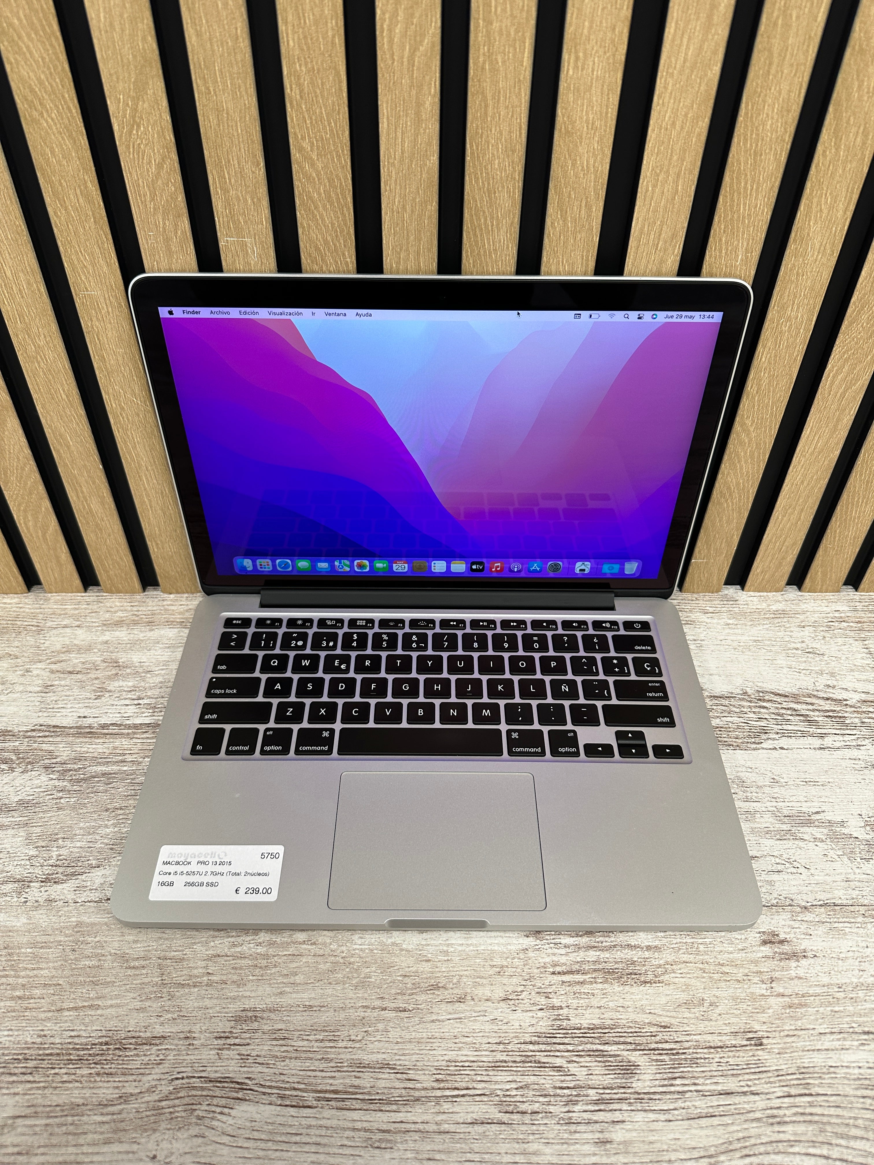 MacBook Pro 13" 2015 i5 16gb 256gb SSD
