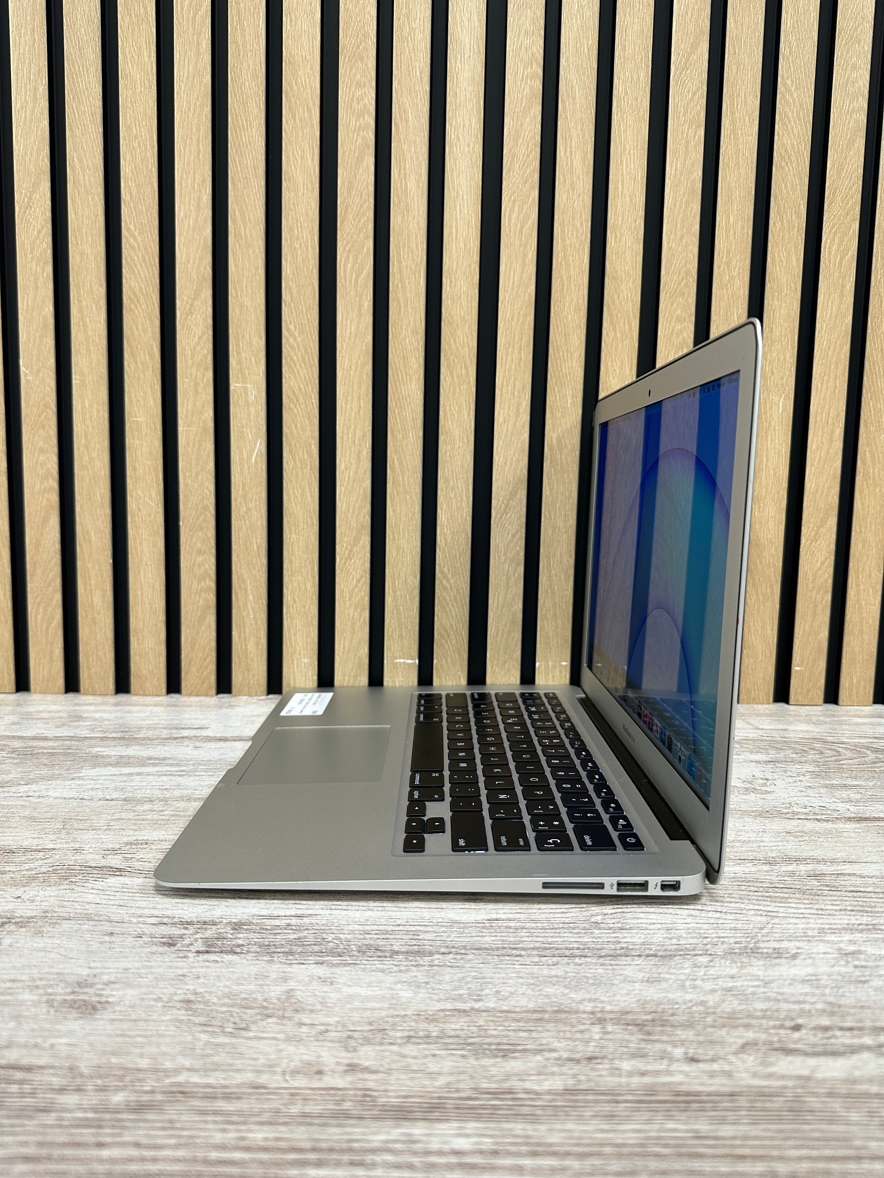 MacBook Air 13" 2017 i5 8gb 128gb SSD