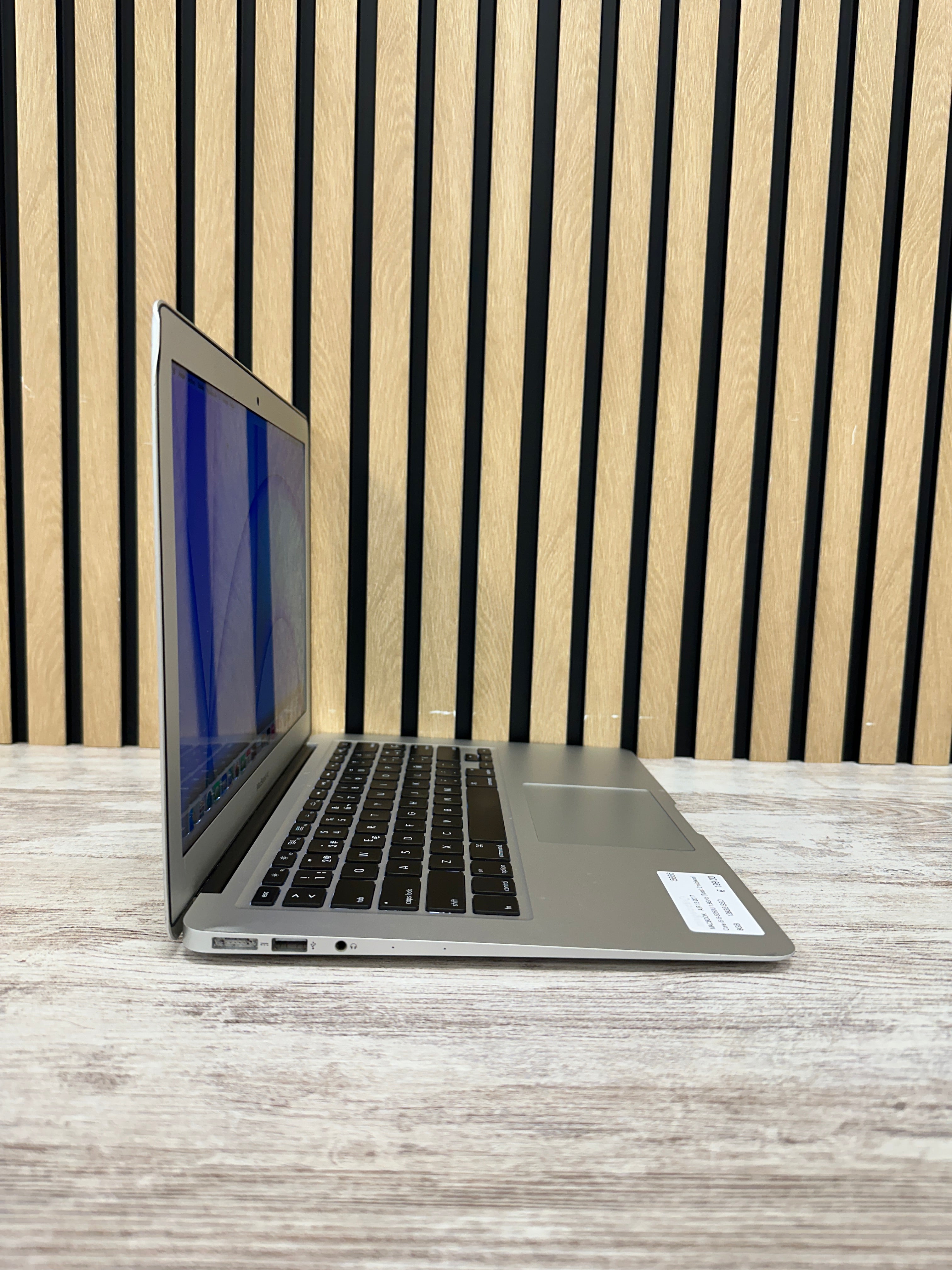 MacBook Air 13" 2017 i5 8gb 128gb SSD