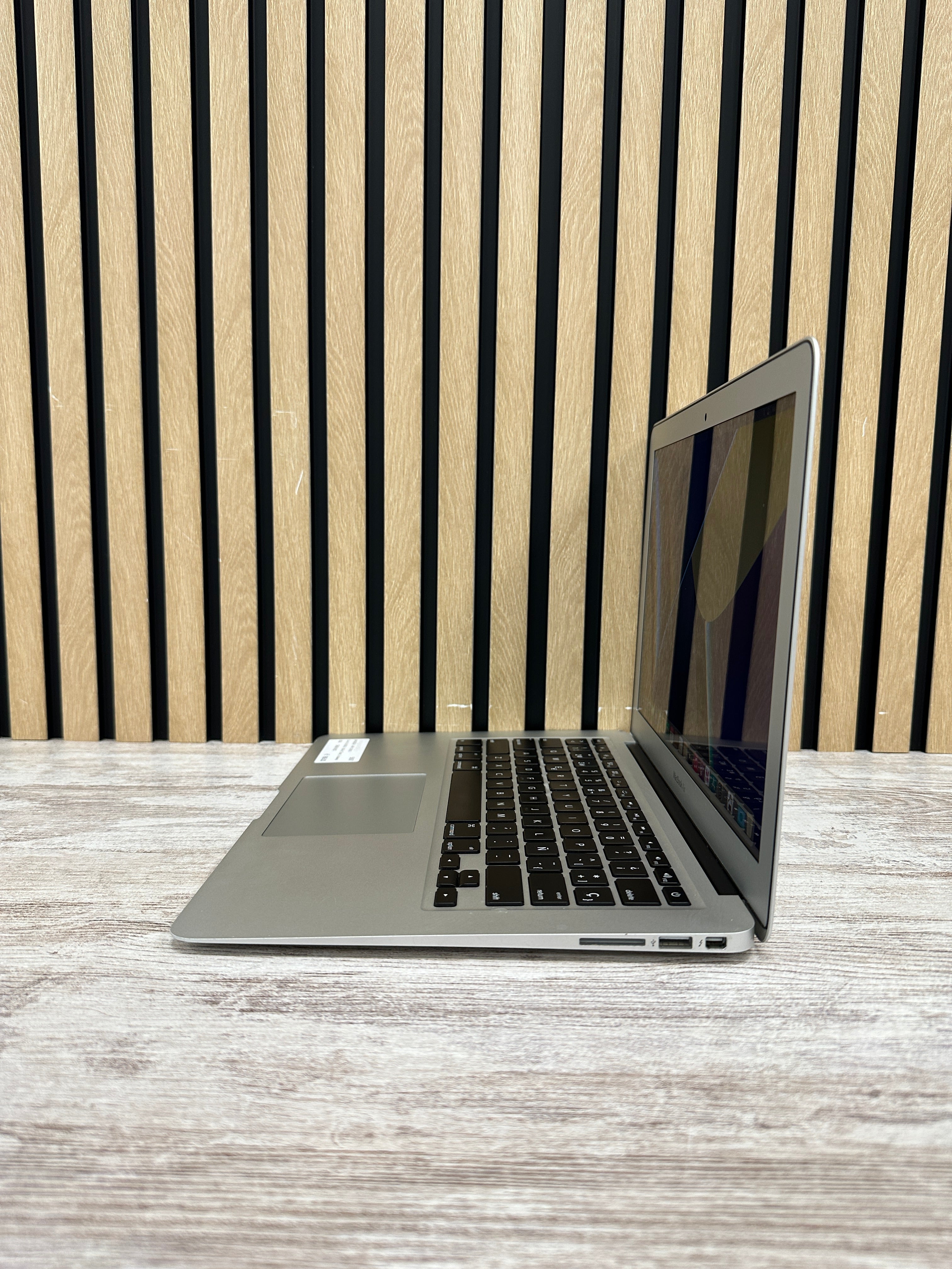 MacBook Air 13" 2015 i5 8gb 128gb SSD
