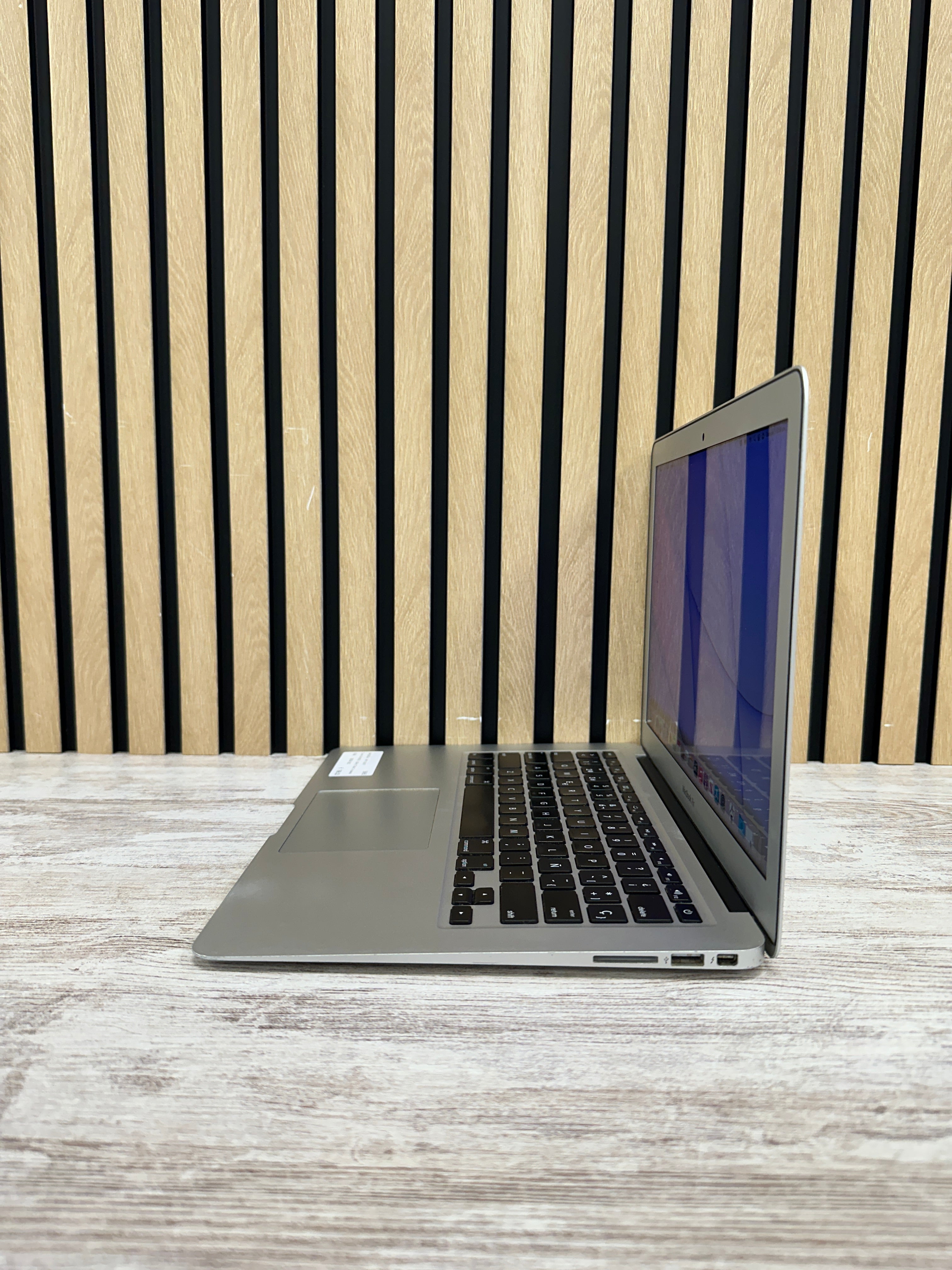 MacBook Air 13" 2017 i5 8gb 128gb SSD