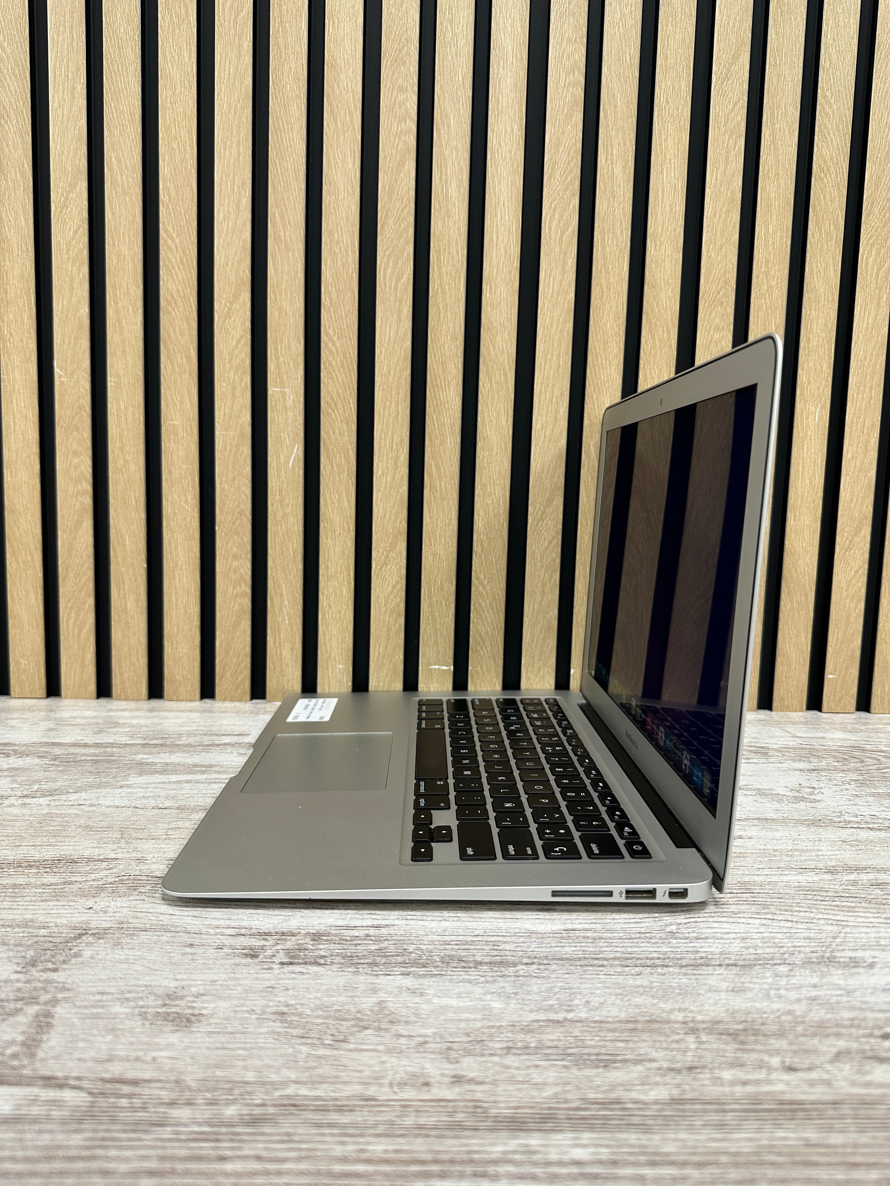 MacBook Air 13" 2015 i5 8gb 128gb SSD