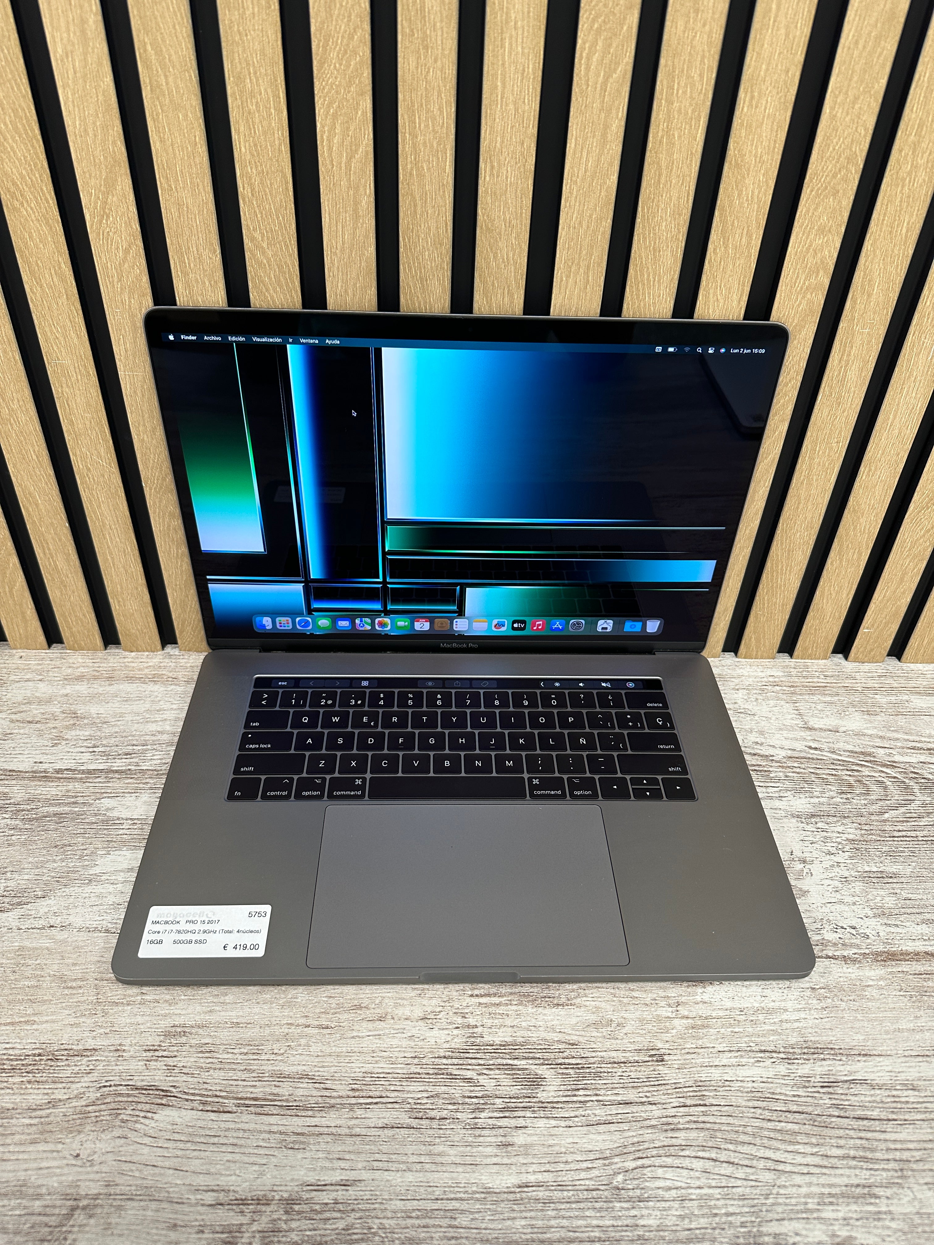 MacBook Pro 15" 2017 i7 16gb 500gb SSD