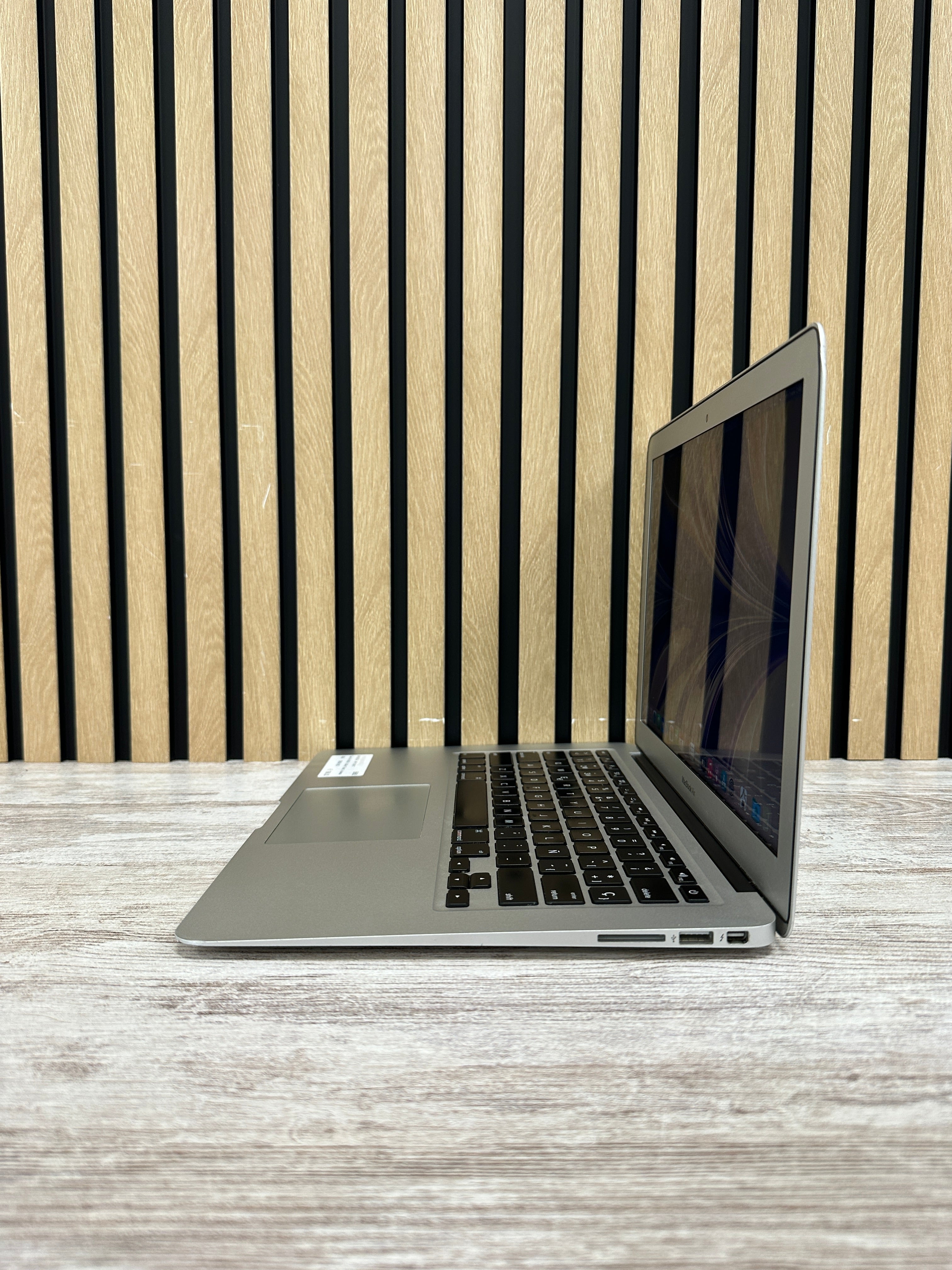 MacBook Air 13" 2017 i5 8gb 128gb SSD