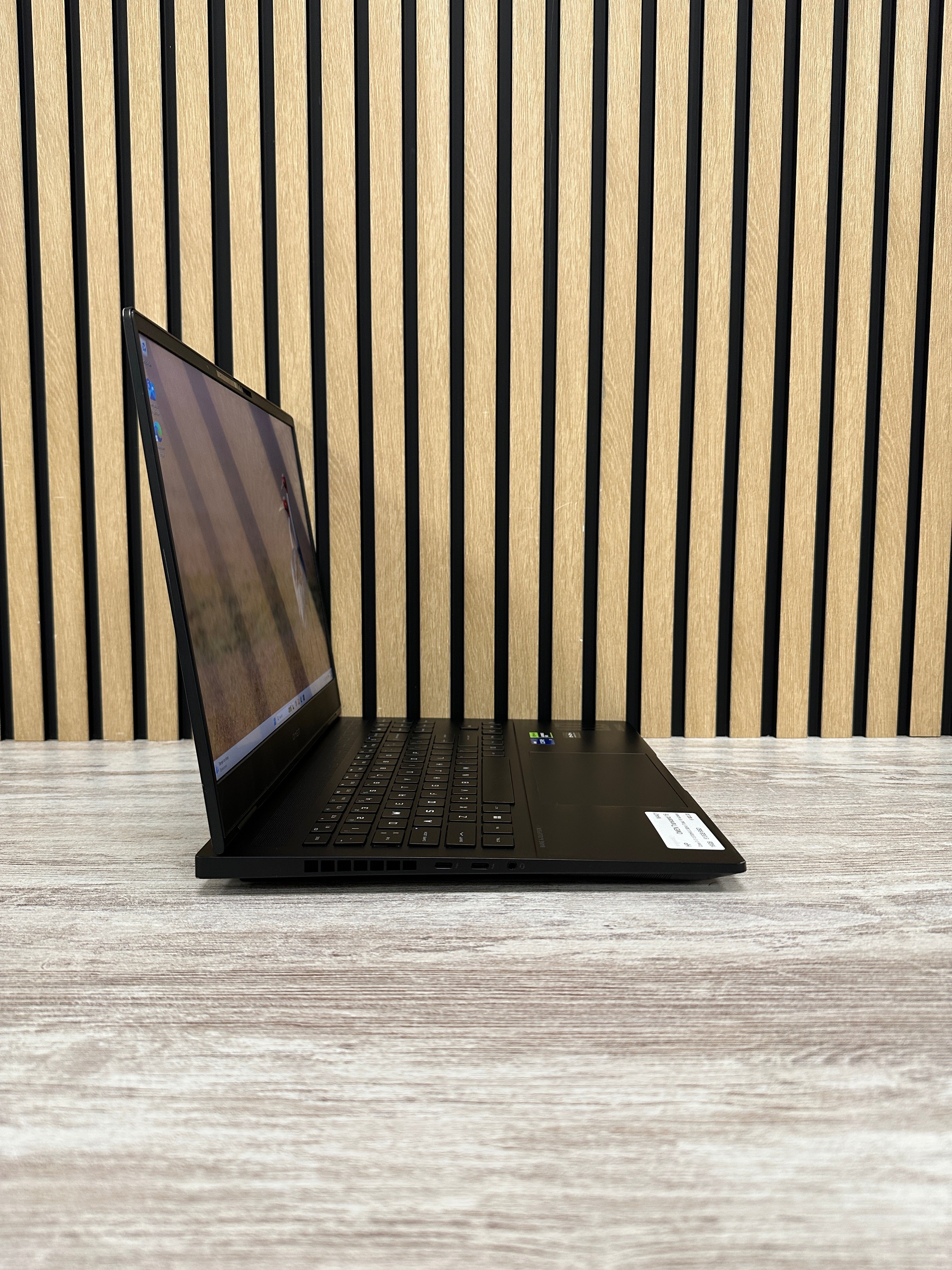 HP OMEN Transcend 16 i7 16gb 512gb SSD - Moyacell