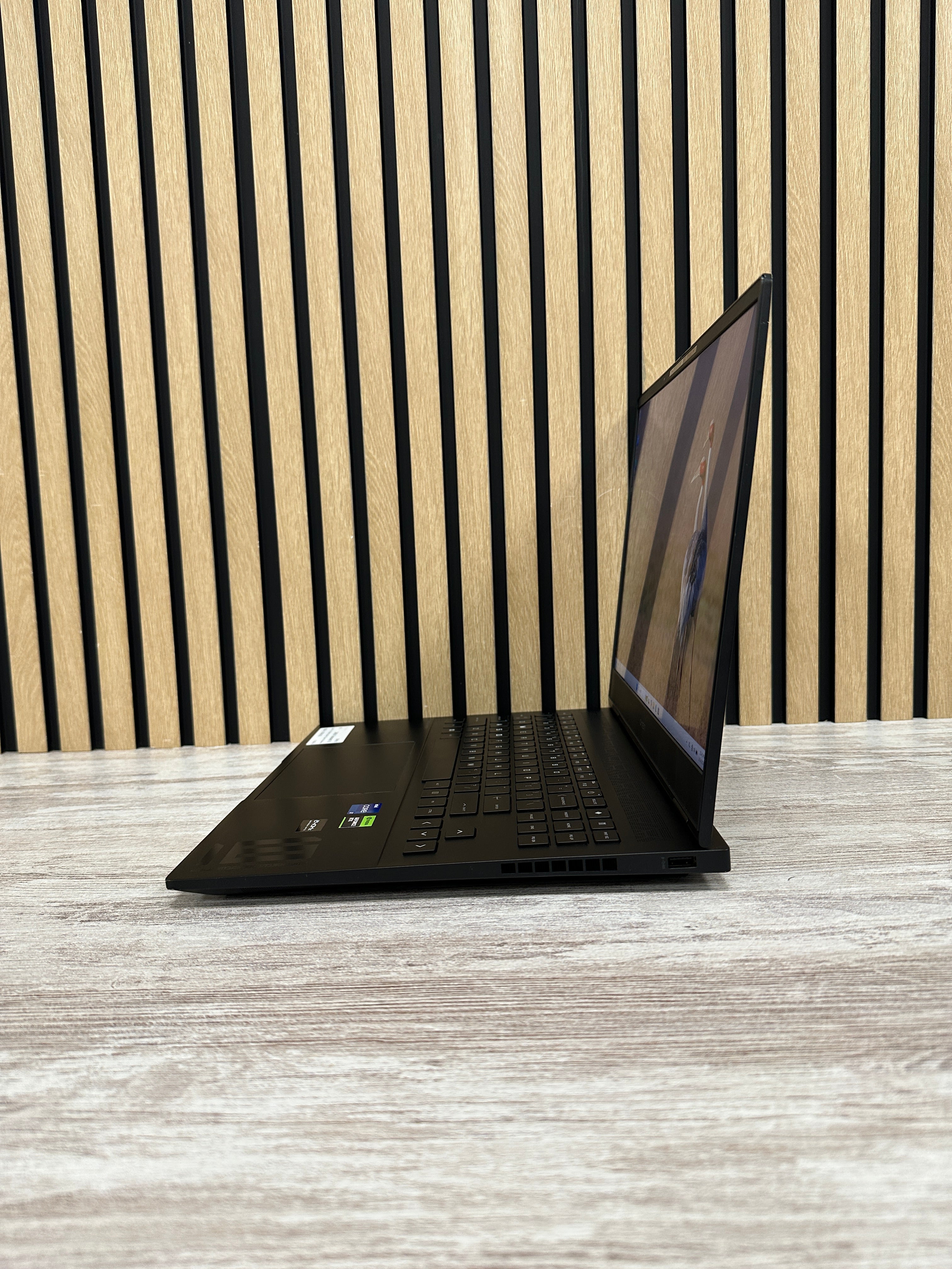 HP OMEN Transcend 16 i7 16gb 512gb SSD - Moyacell