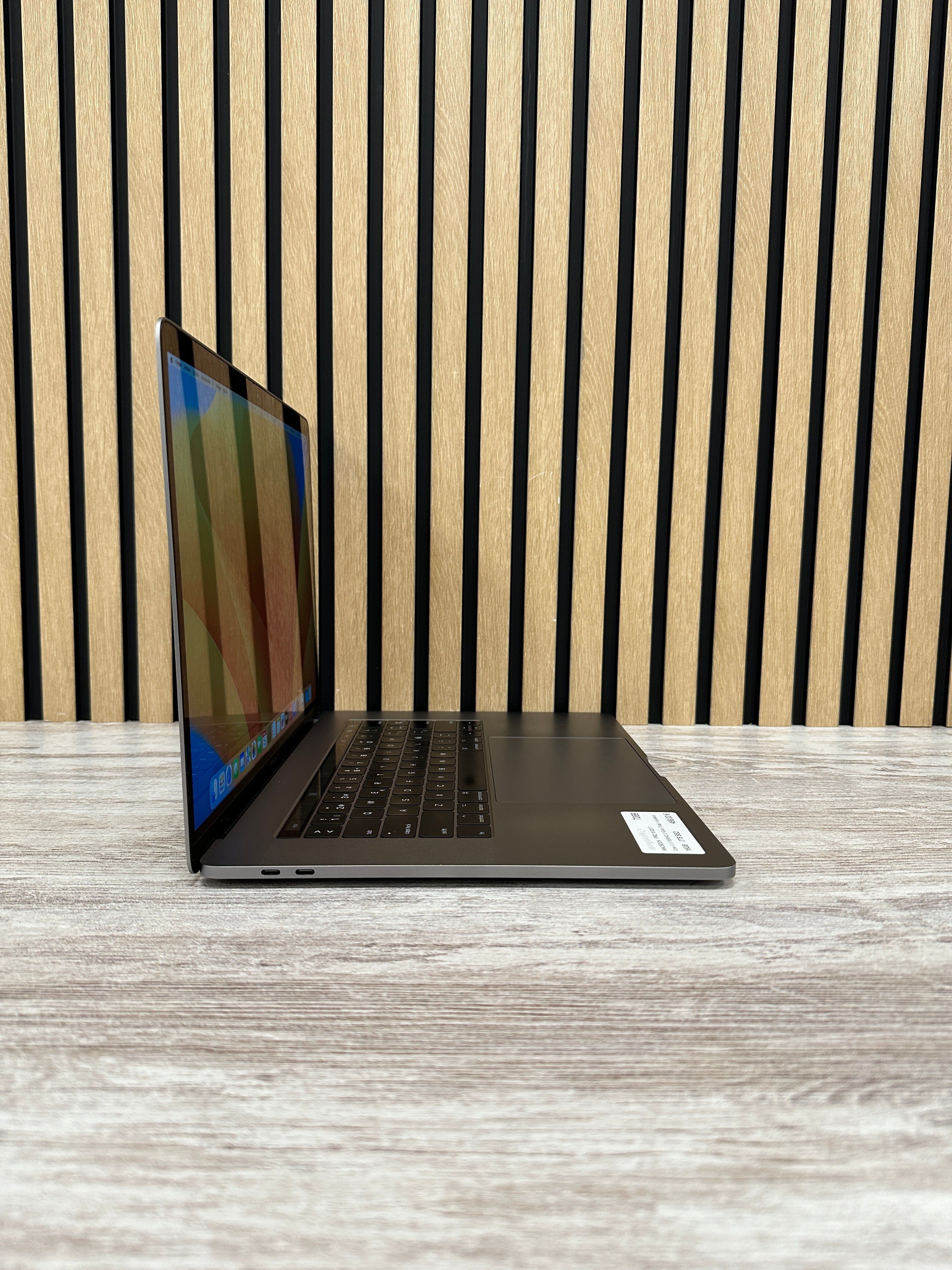 MacBook Pro 15" 2017 i7 16gb 2tb SSD - Moyacell