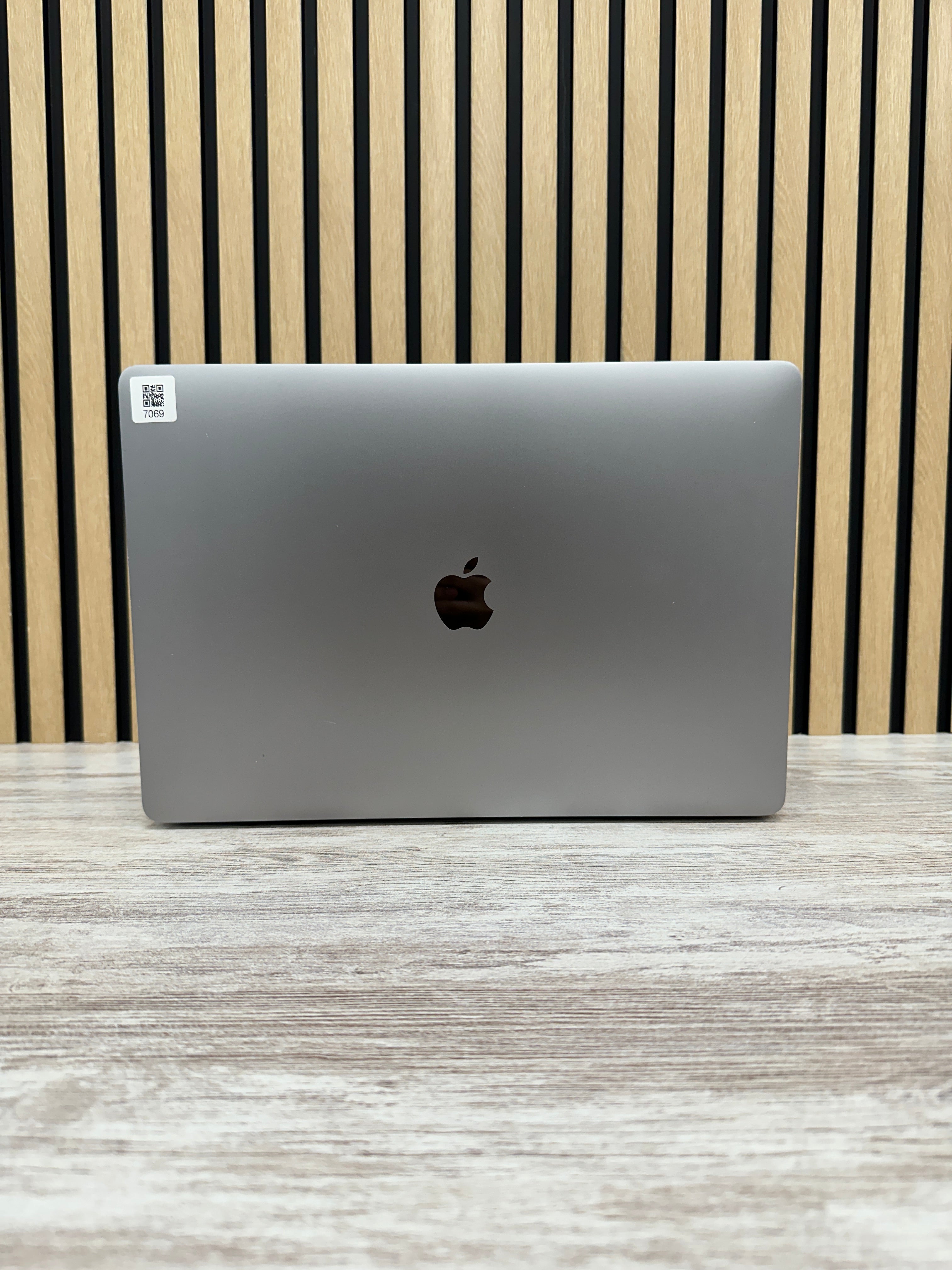 MacBook Pro 15" 2017 i7 16gb 2tb SSD - Moyacell