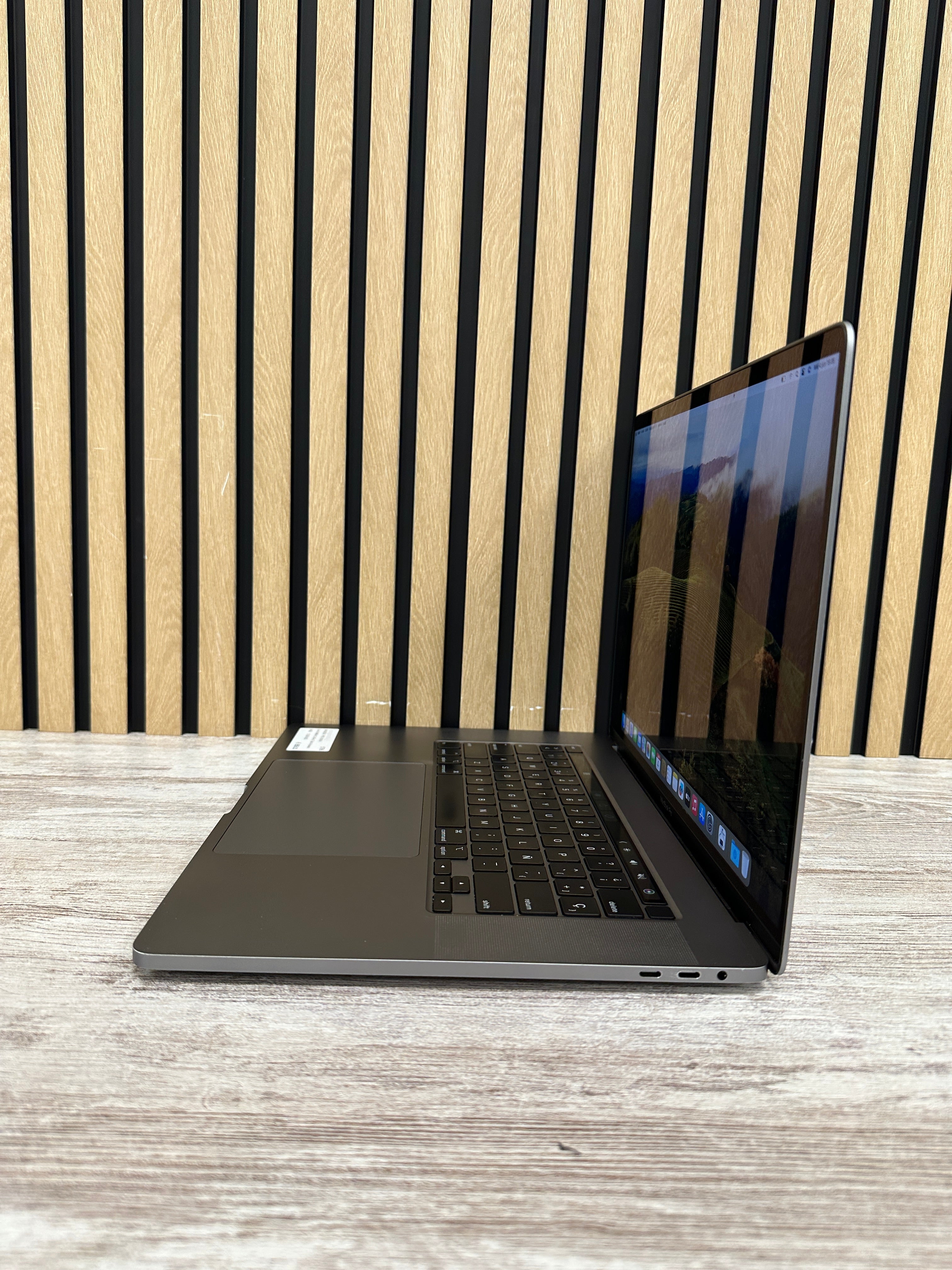 MacBook Pro 16" 2019 i9 64gb 512gb SSD