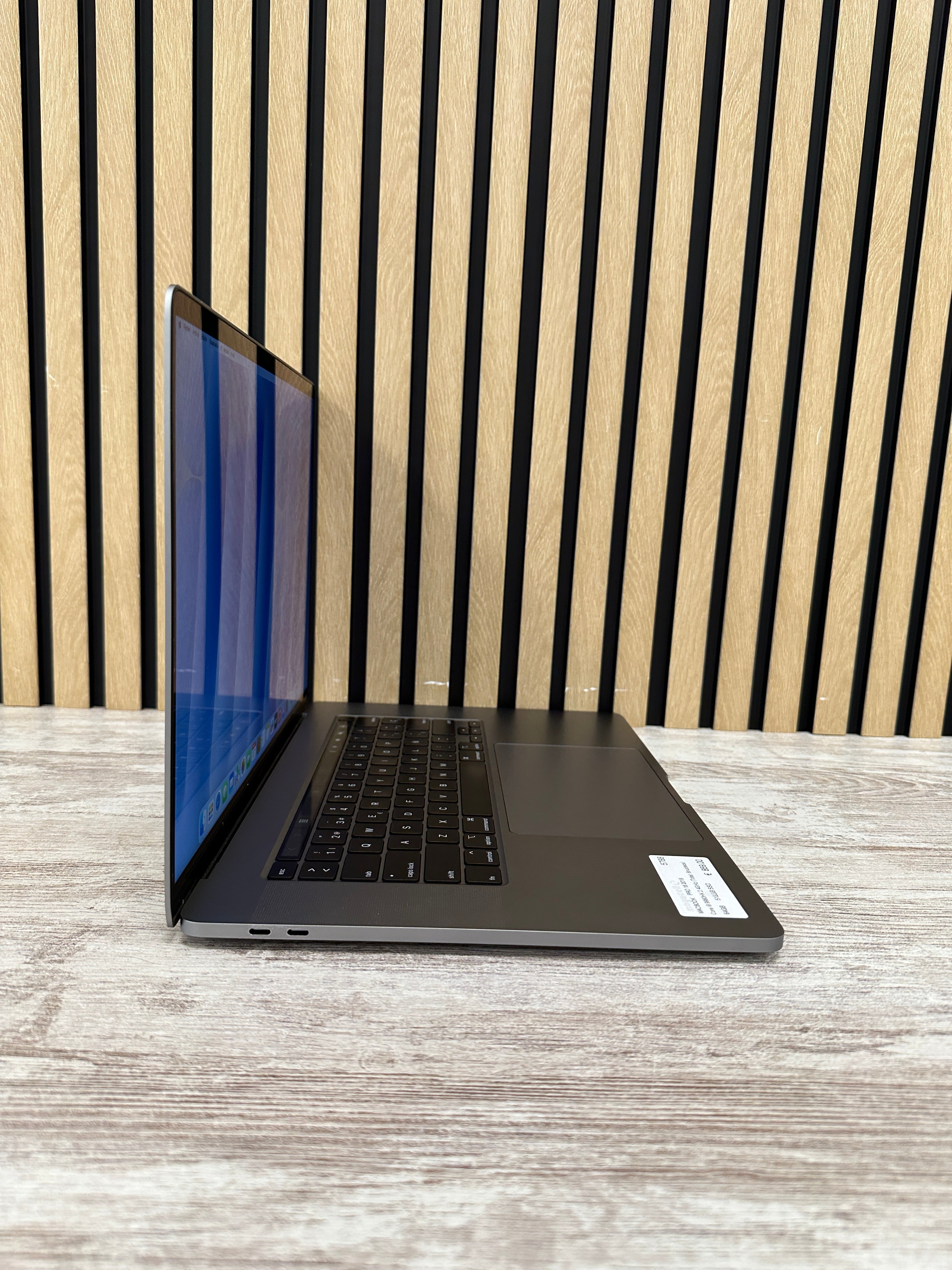 MacBook Pro 16" 2019 i9 64gb 512gb SSD