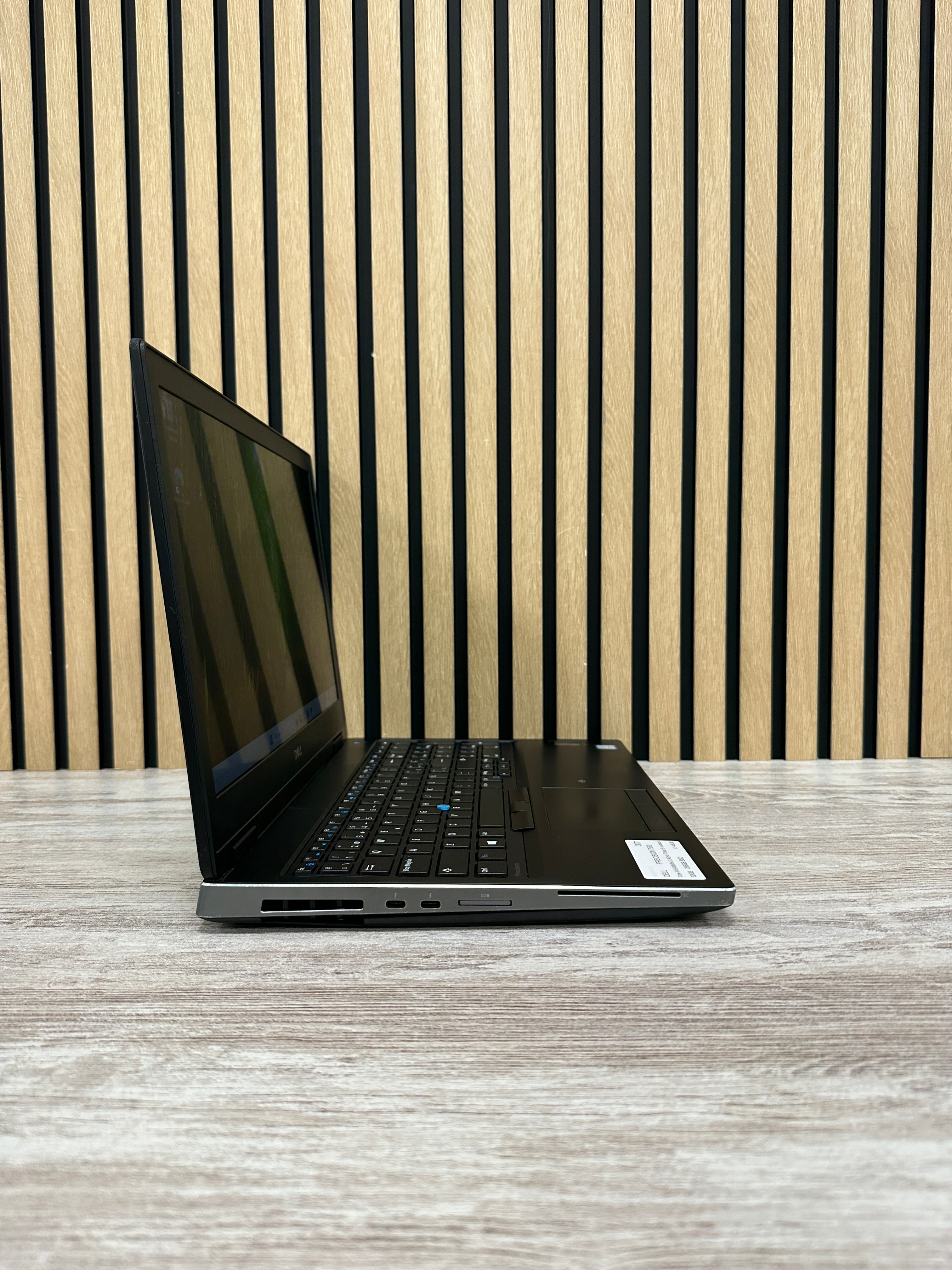 Dell Precision 7530 i9 32gb 256gb SSD - Moyacell