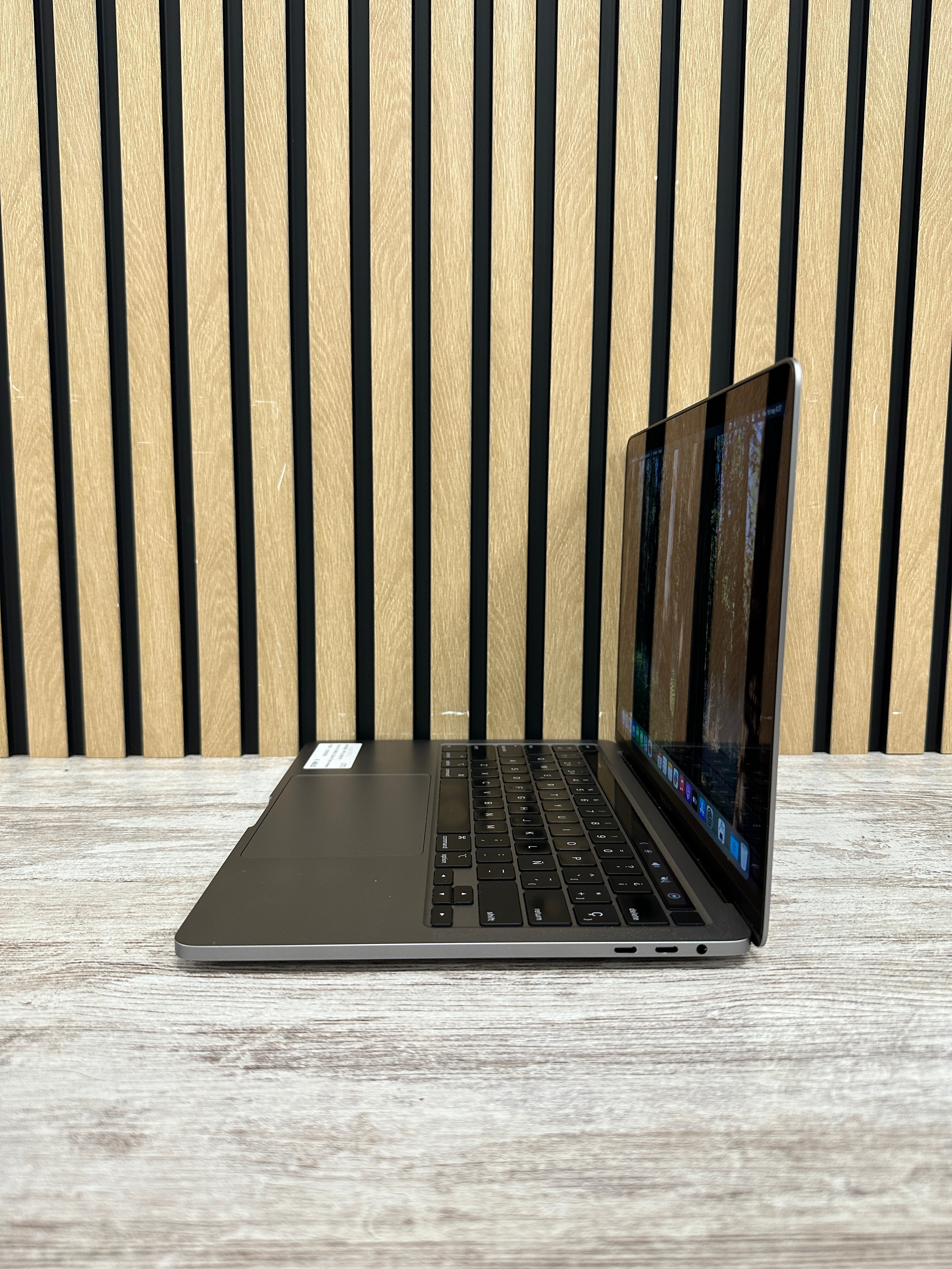 MacBook Pro 13" 2020 TB i5 16gb 512gb SSD