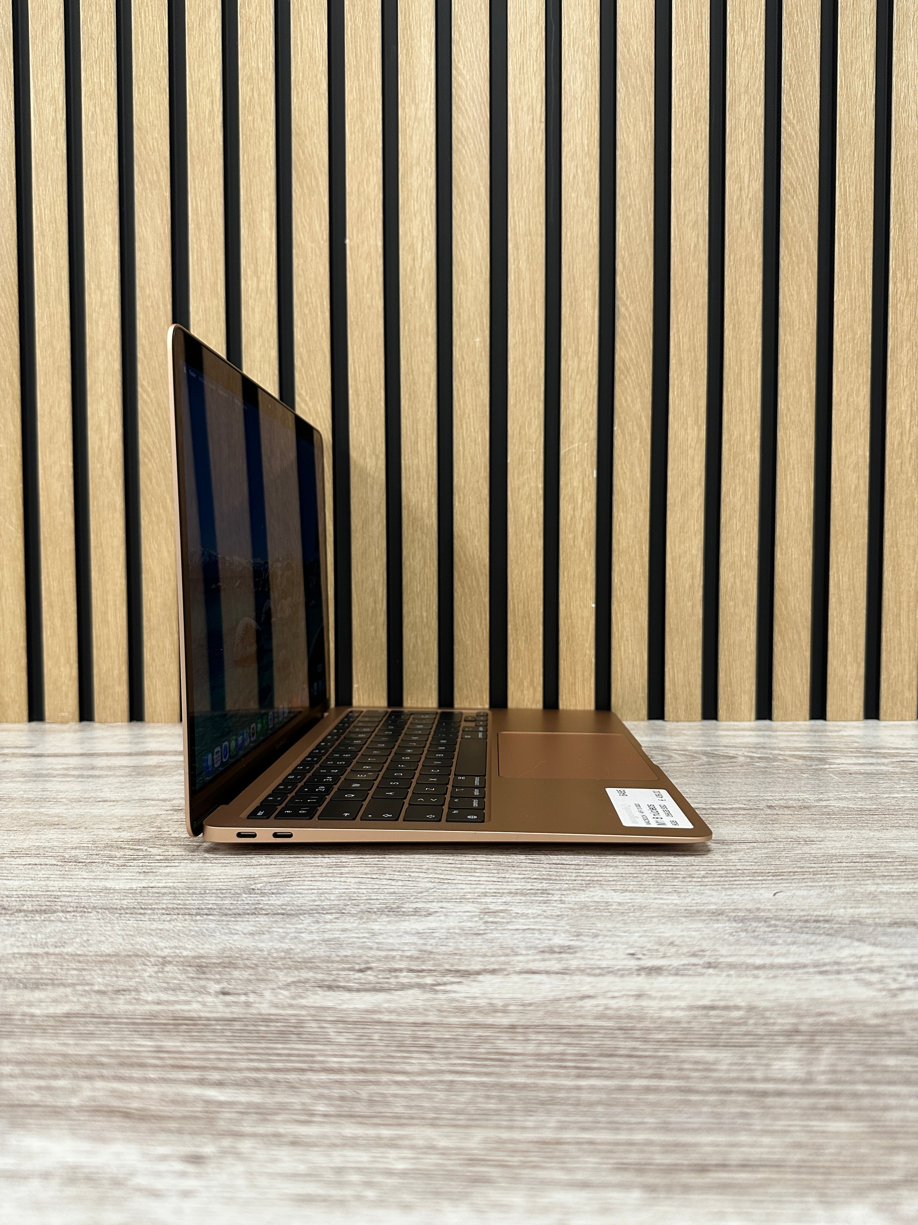 MacBook Air 13" 2020 M1 8gb 256gb SSD