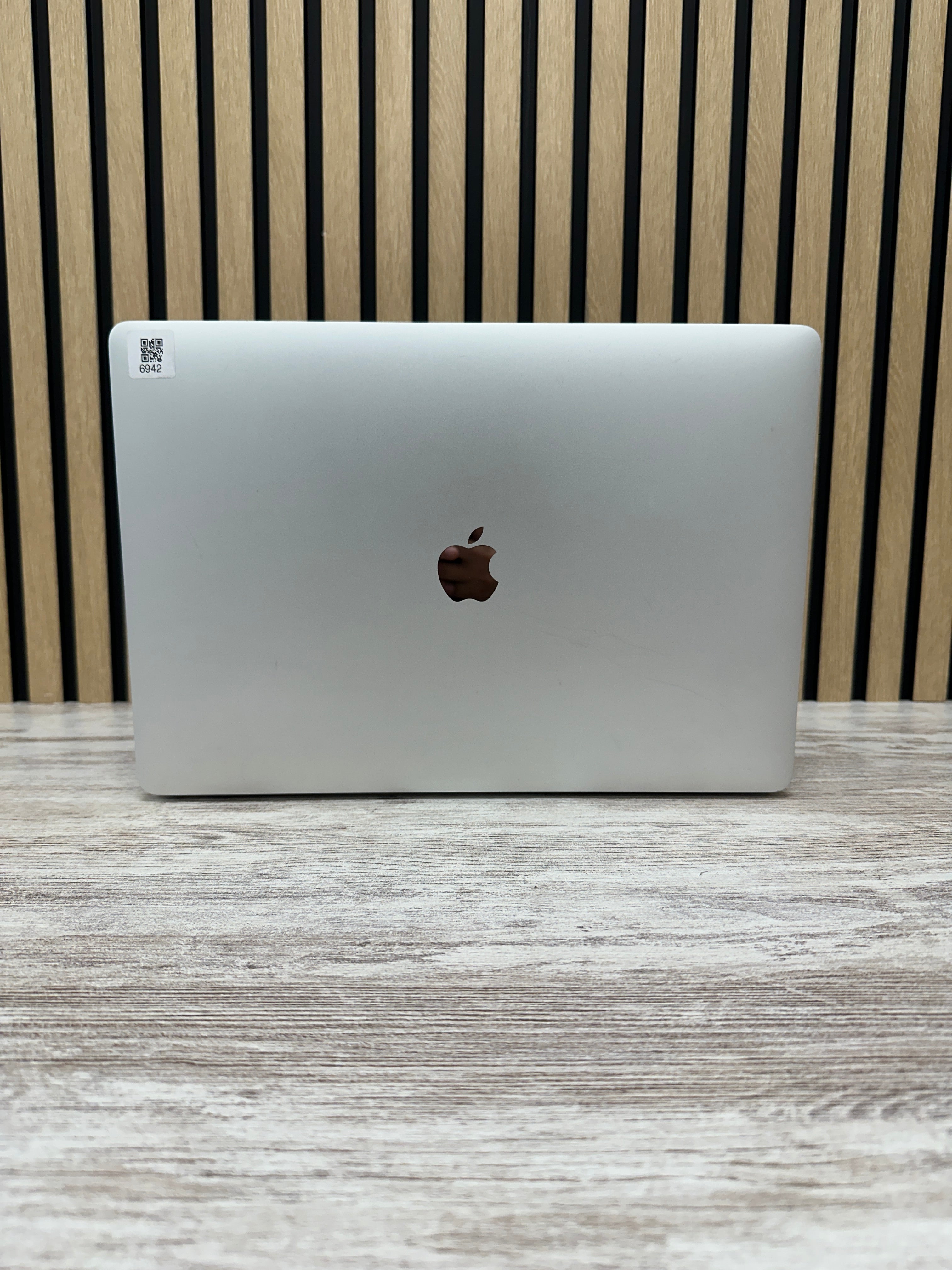 MacBook Pro 15" 2017 i7 16gb 2tb SSD - Moyacell