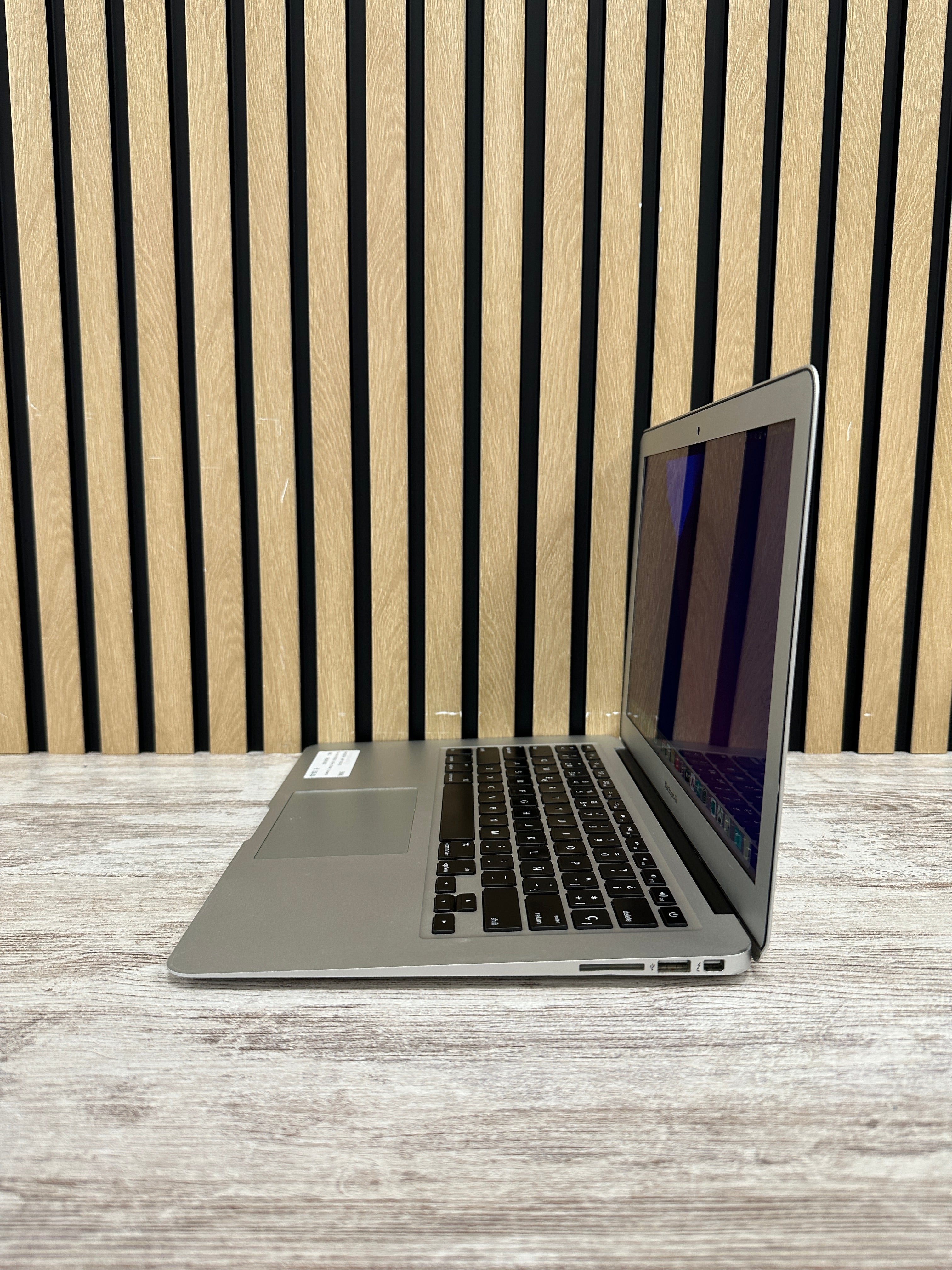 MacBook Air 13" 2015 i5 4gb 128gb SSD