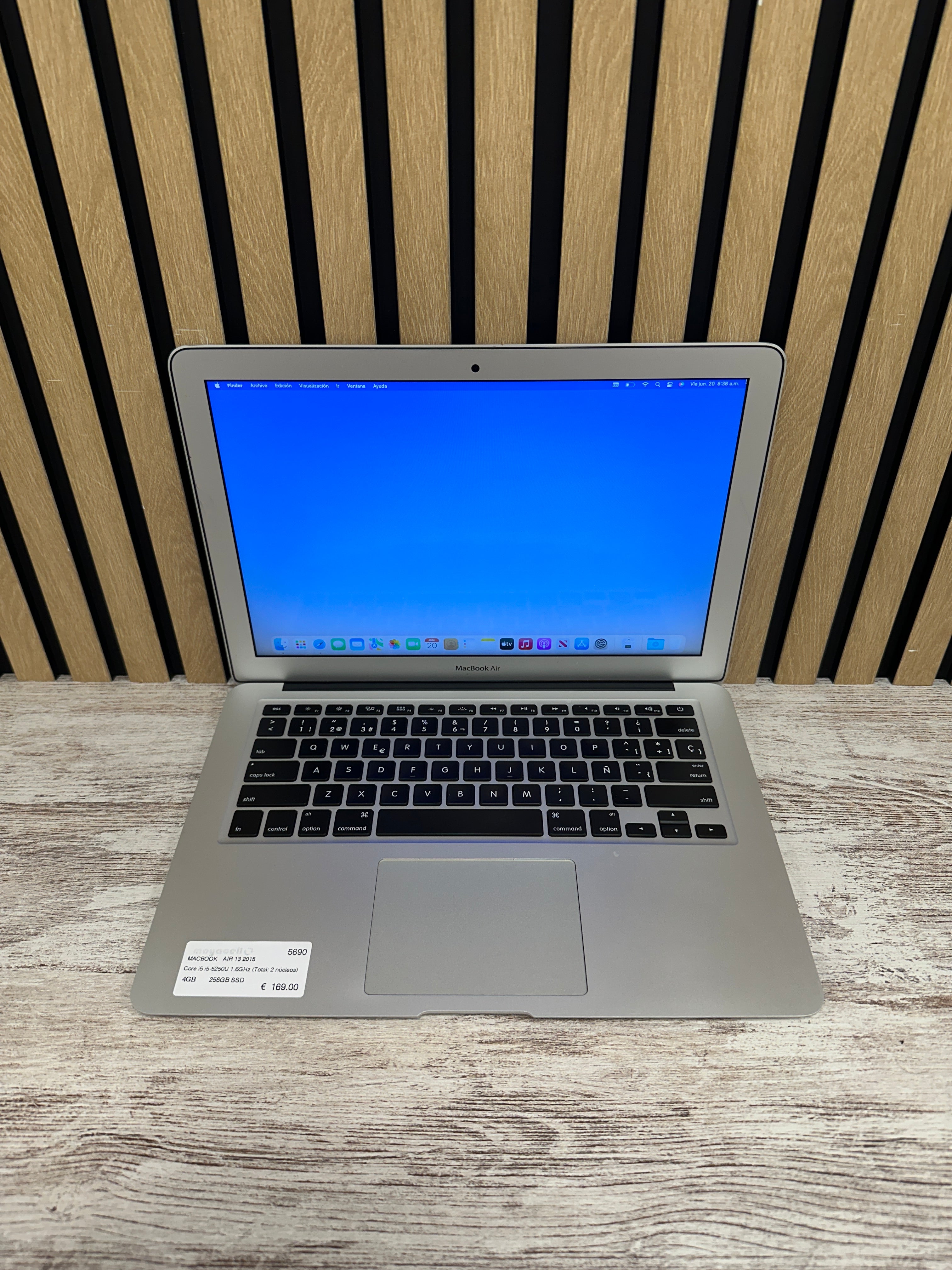 MacBook Air 13" 2015 i5 4gb 256gb SSD