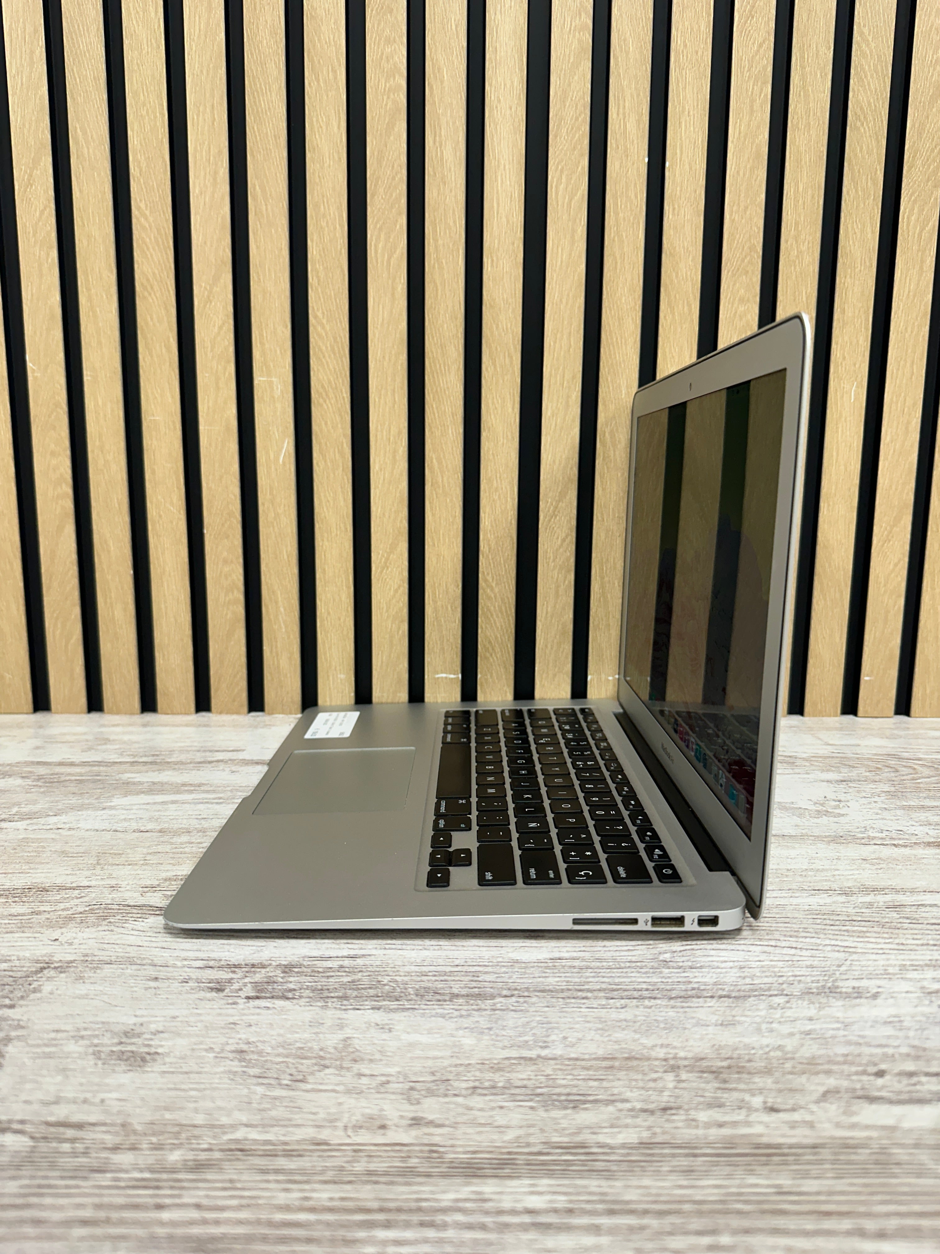 MacBook Air 13" 2015 i5 4gb 128gb SSD