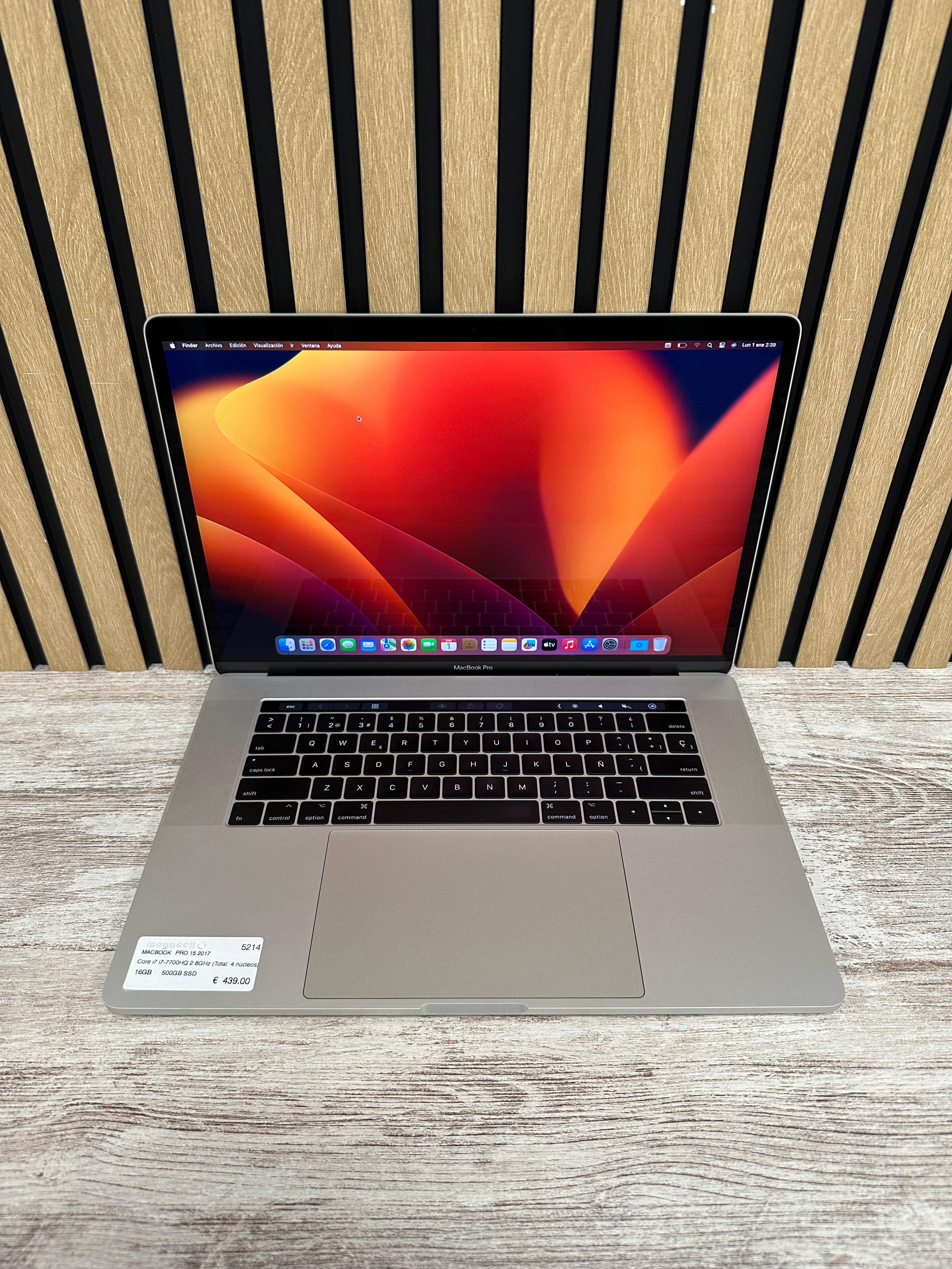 MacBook Pro 15" 2017 i7 16gb 500gb SSD