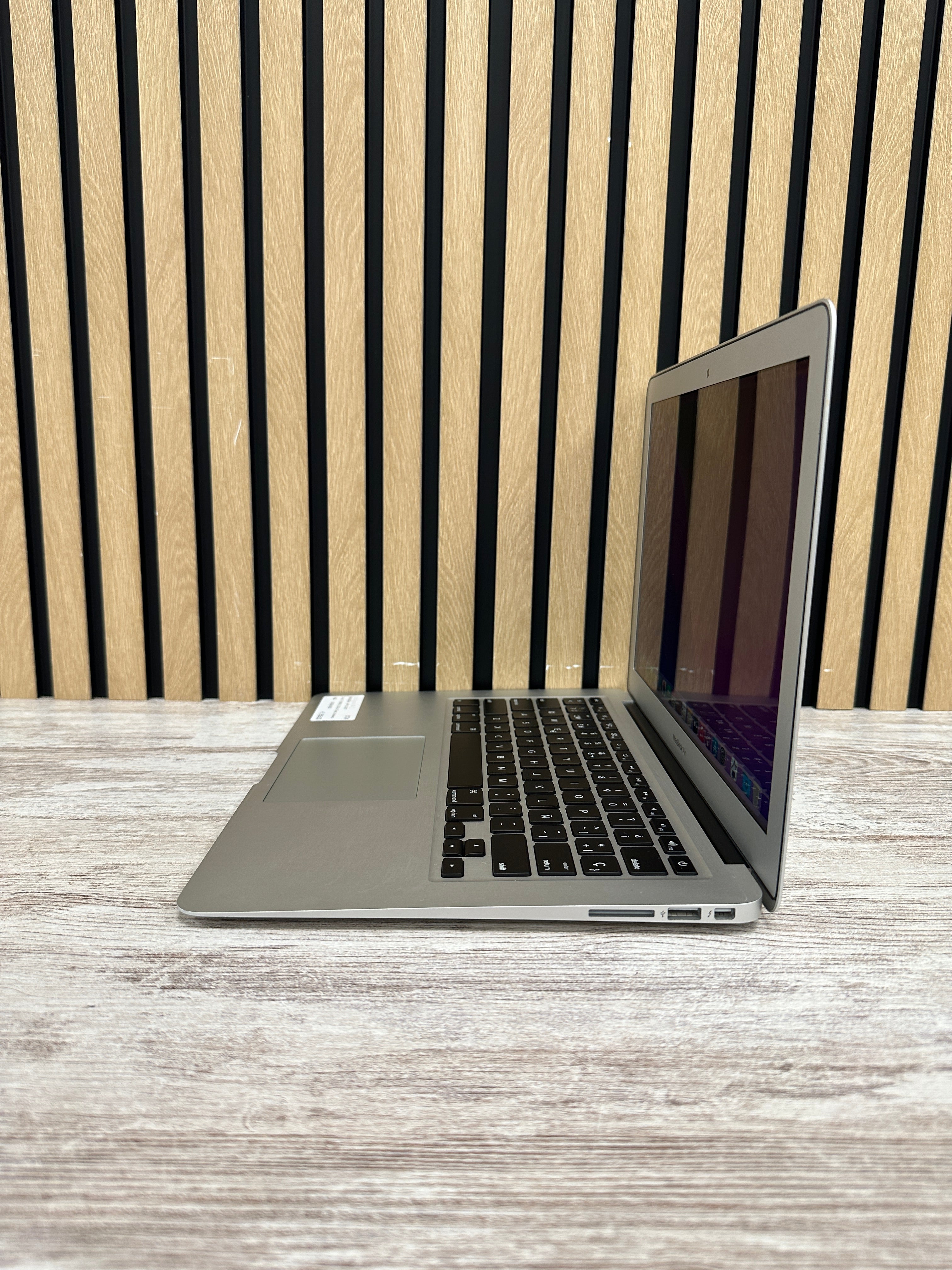MacBook Air 13" 2017 i7 8gb 500gb SSD
