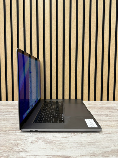 MacBook Pro 16" 2019 i7 16gb 500gb SSD