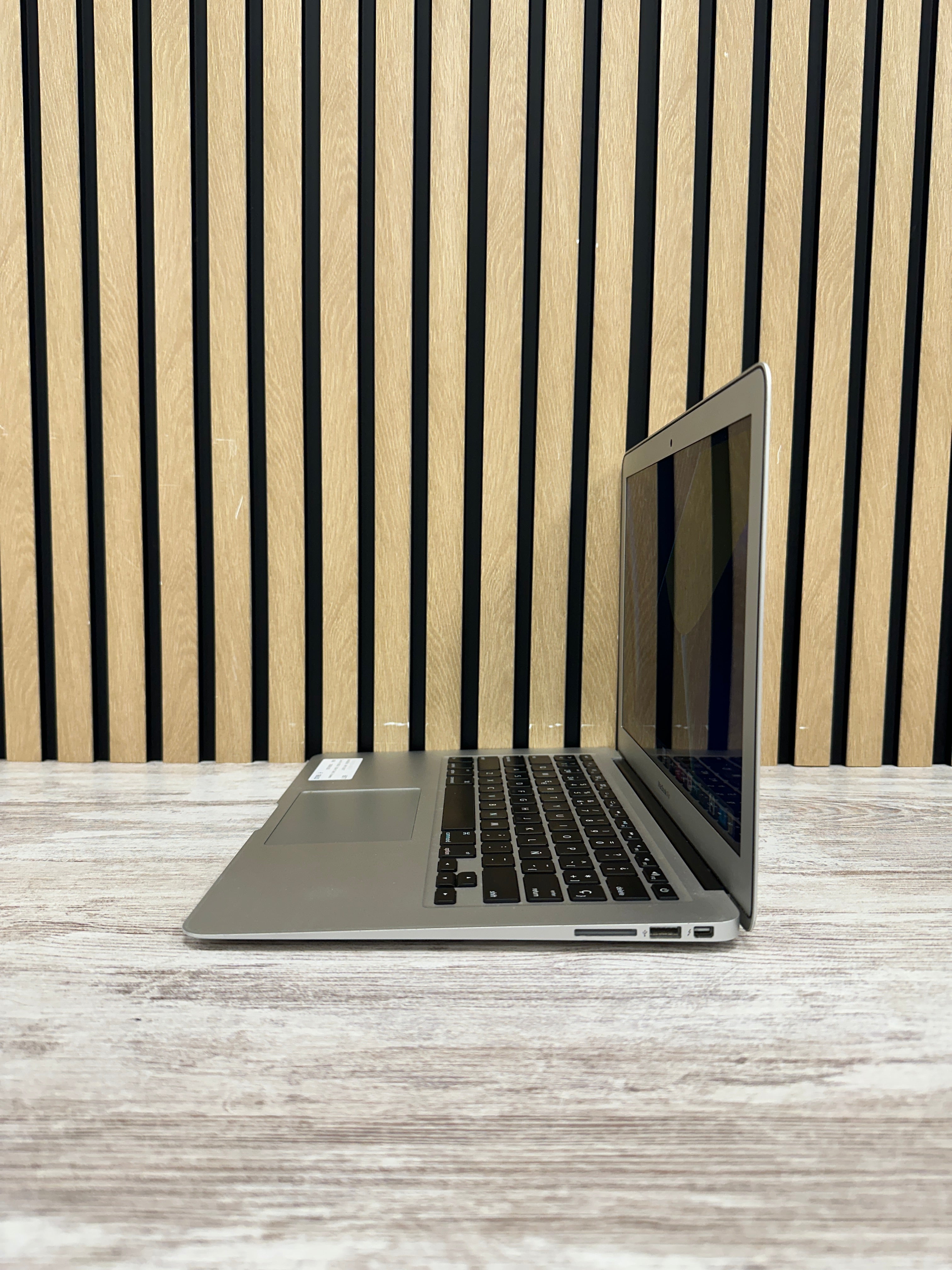 MacBook Air 13" 2017 i5 8gb 128gb SSD