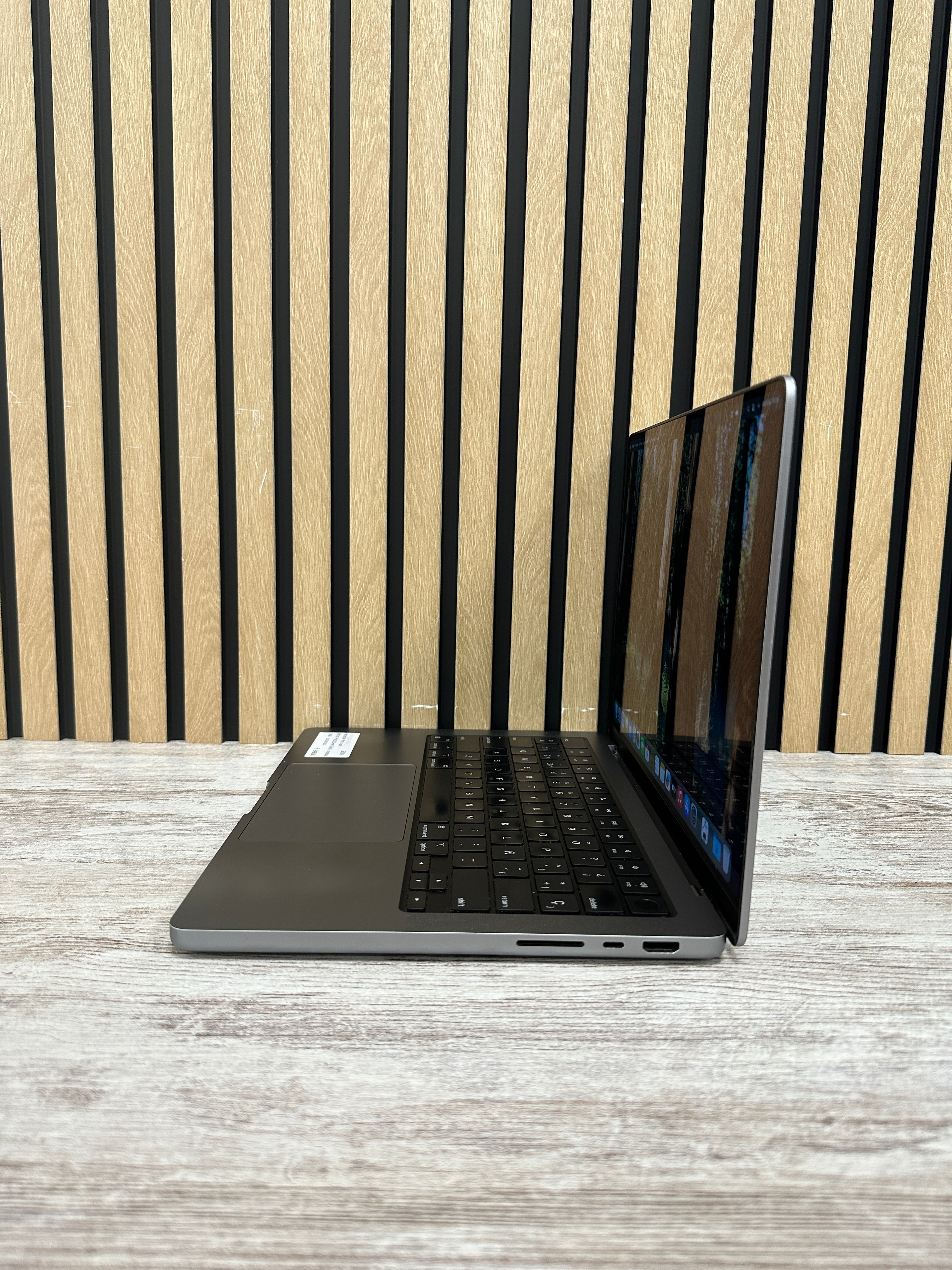MacBook Pro 14" 2021 M1 PRO 16gb 500gb SSD
