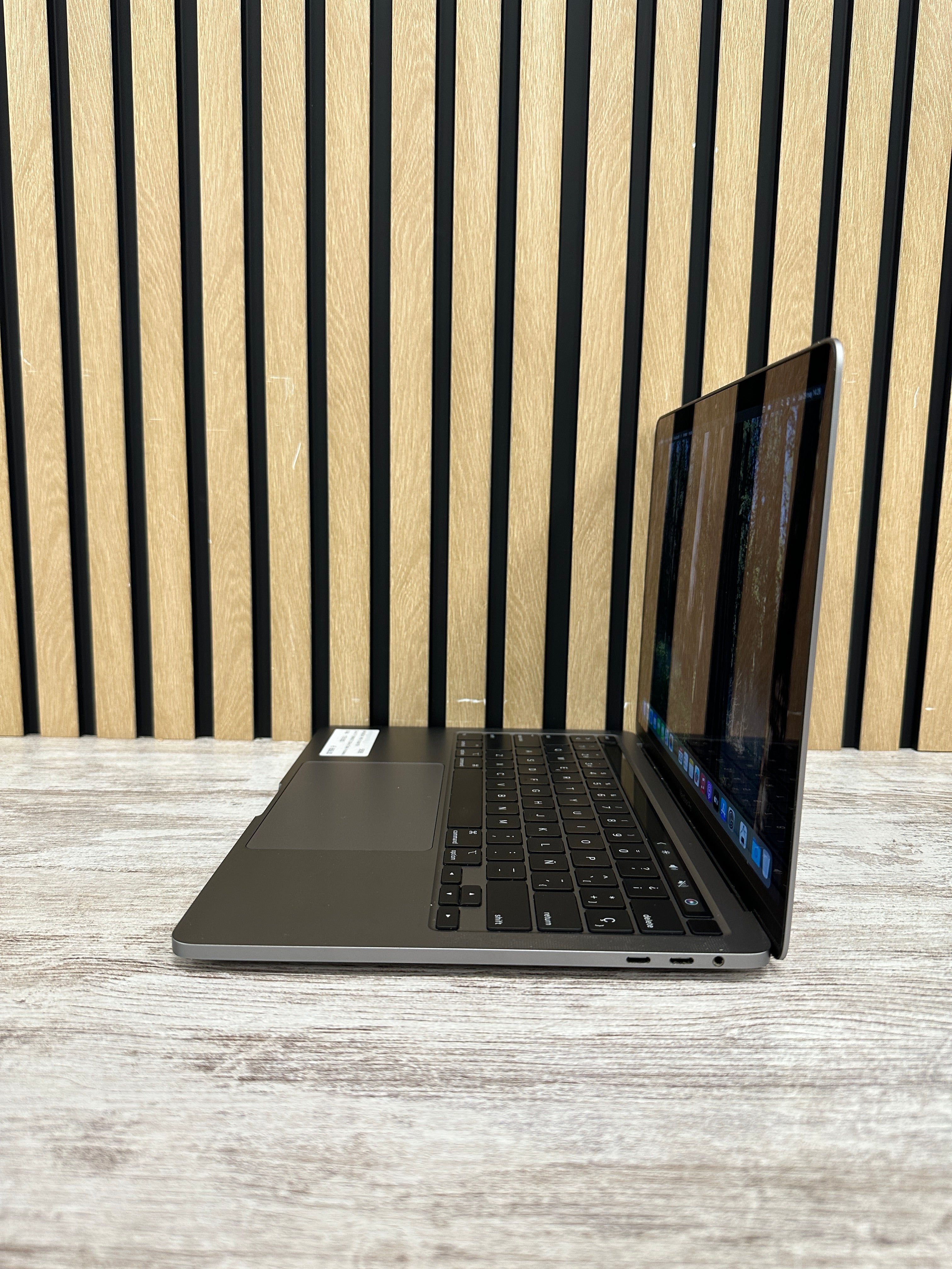 MacBook Pro 13" 2020 TB i7 32gb 1tb SSD