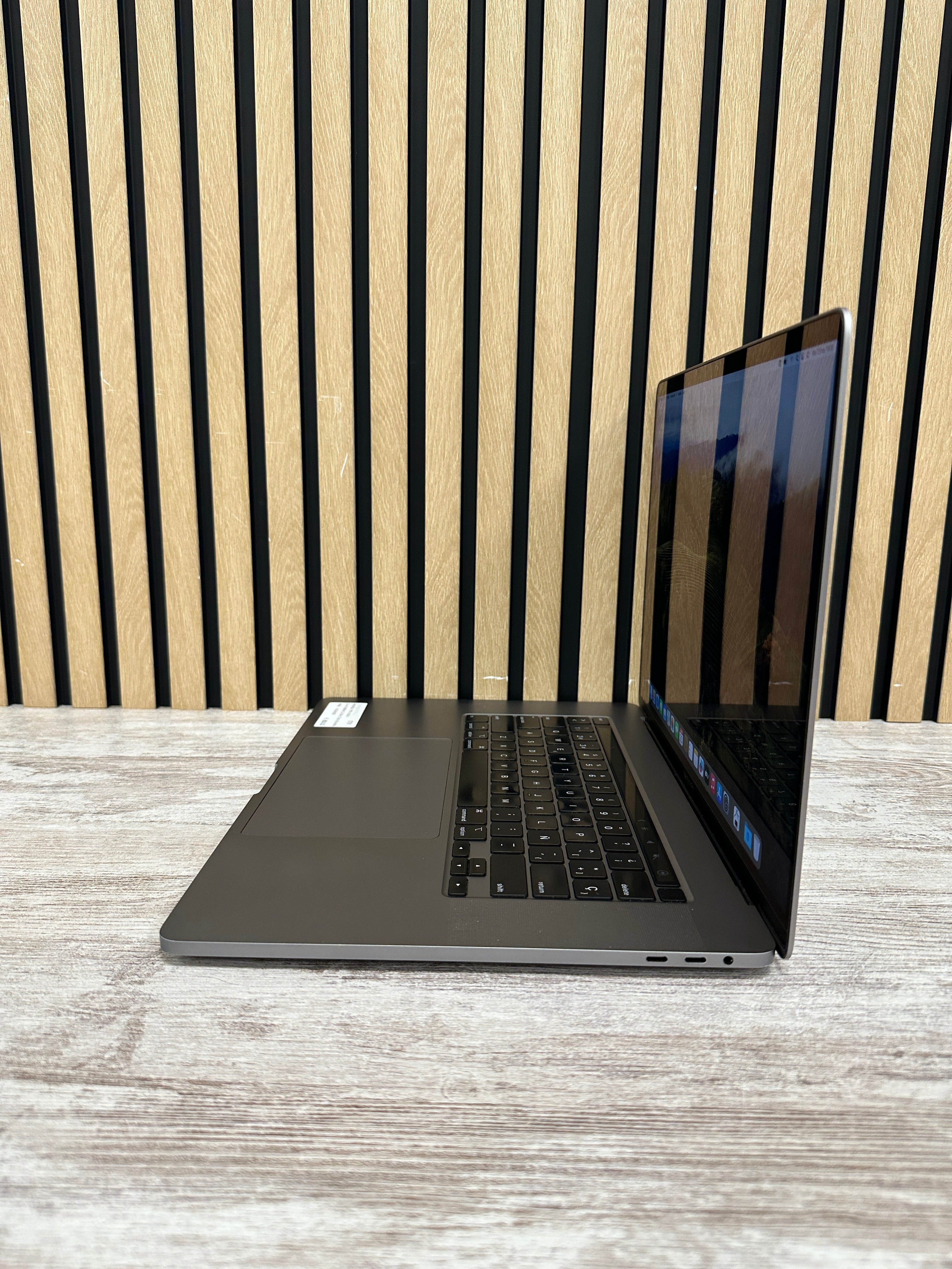 MacBook Pro 16" 2019 i9 64gb 512gb SSD