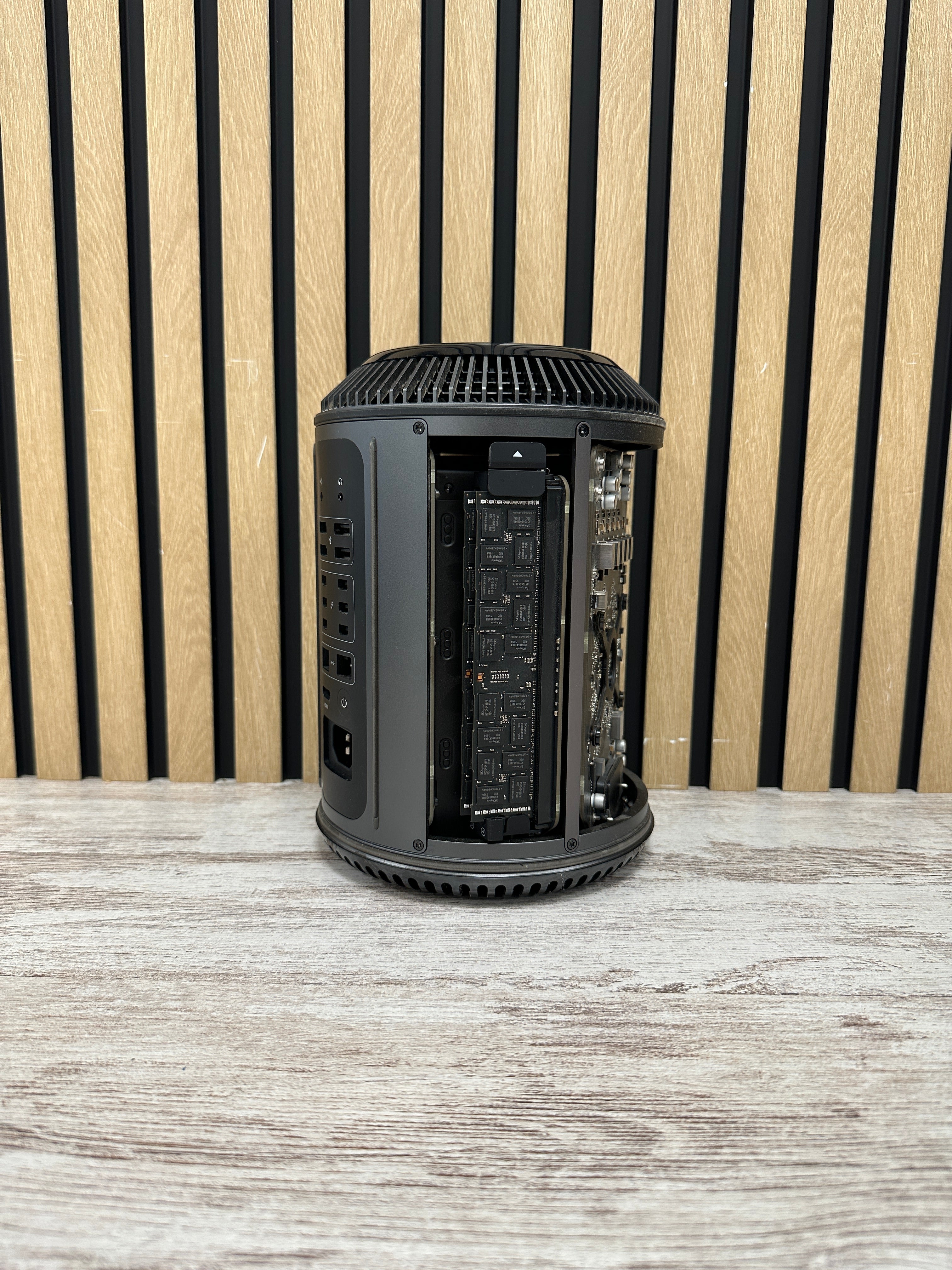 Mac Pro 2013 D500 XEON E5 64gb 1tb SSD