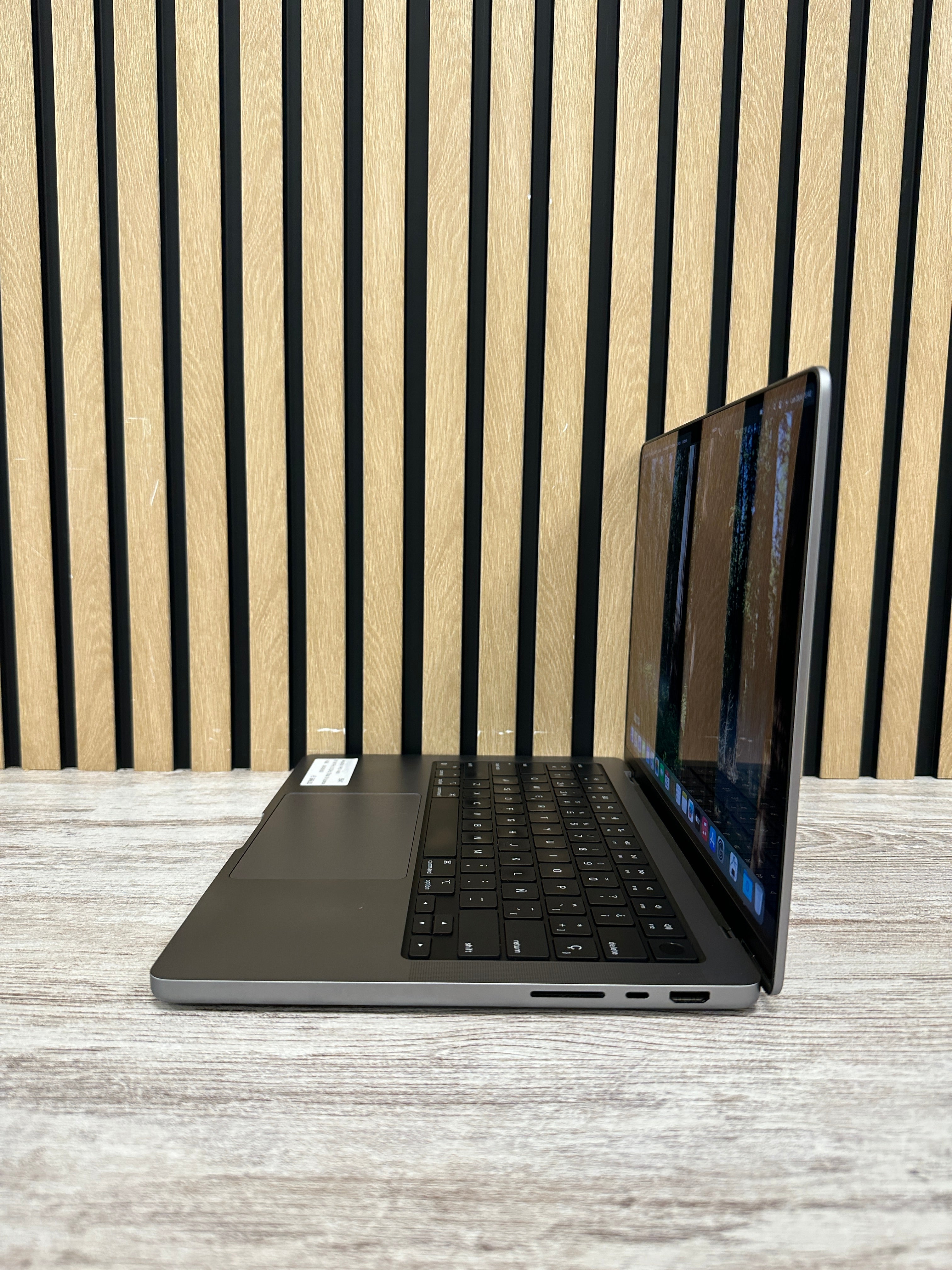 MacBook Pro 14" 2021 M1 PRO 16gb 500gb SSD