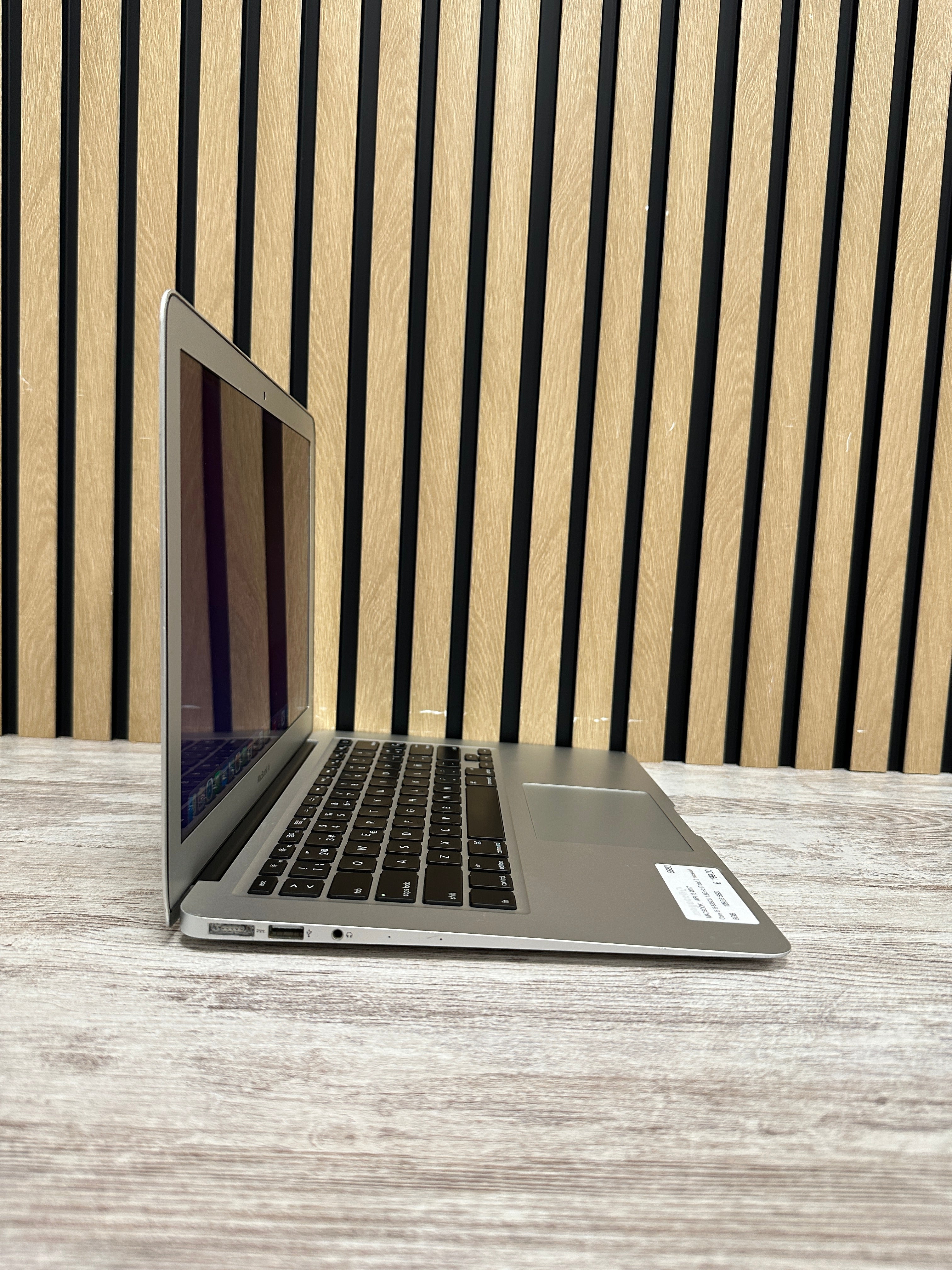 MacBook Air 13" 2017 i5 8gb 128gb SSD - Moyacell